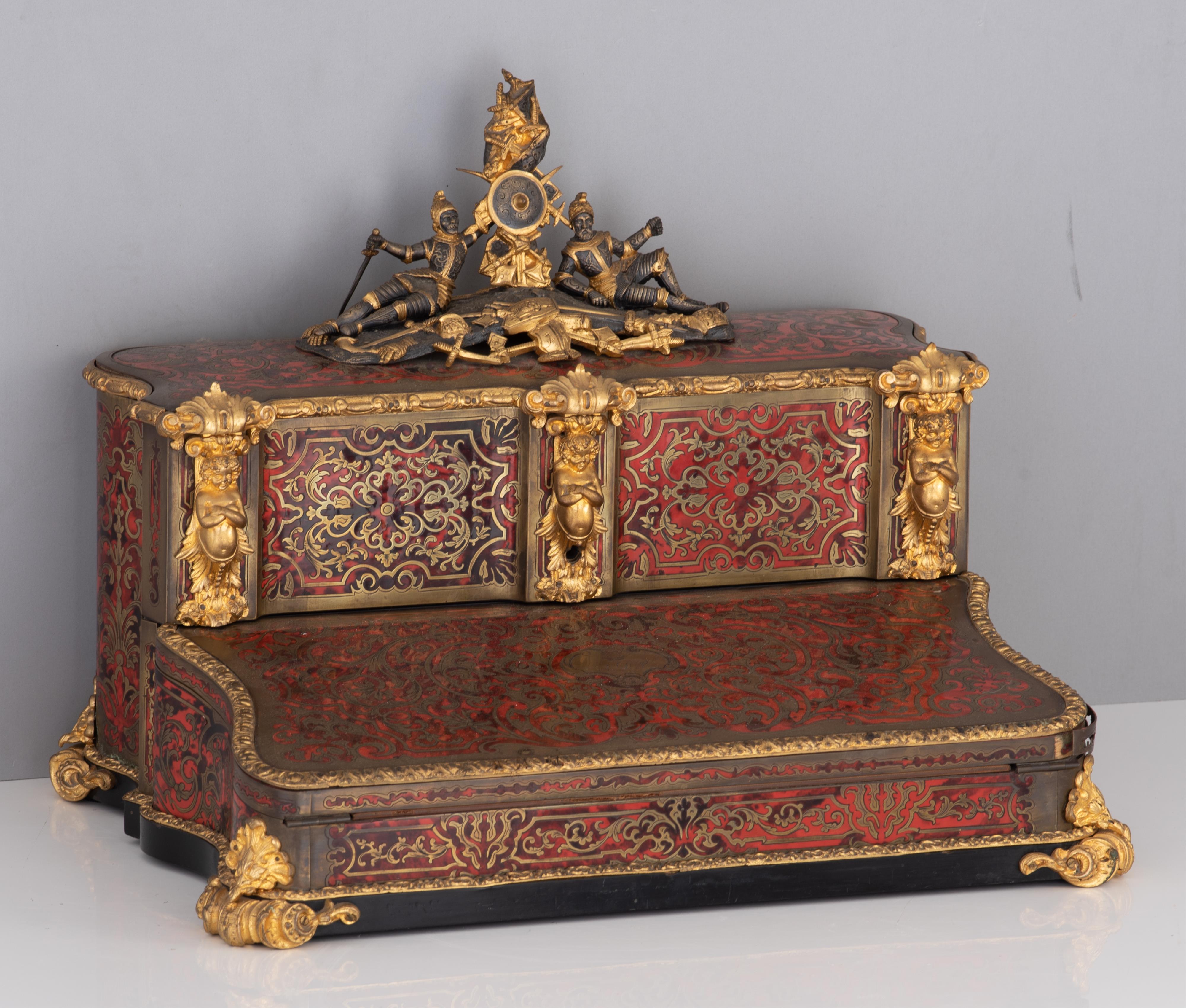 A fine Historicism Revival Napoleon III Boulle work walnut '‚critoire', with gilt bronze mounts and - Image 12 of 15