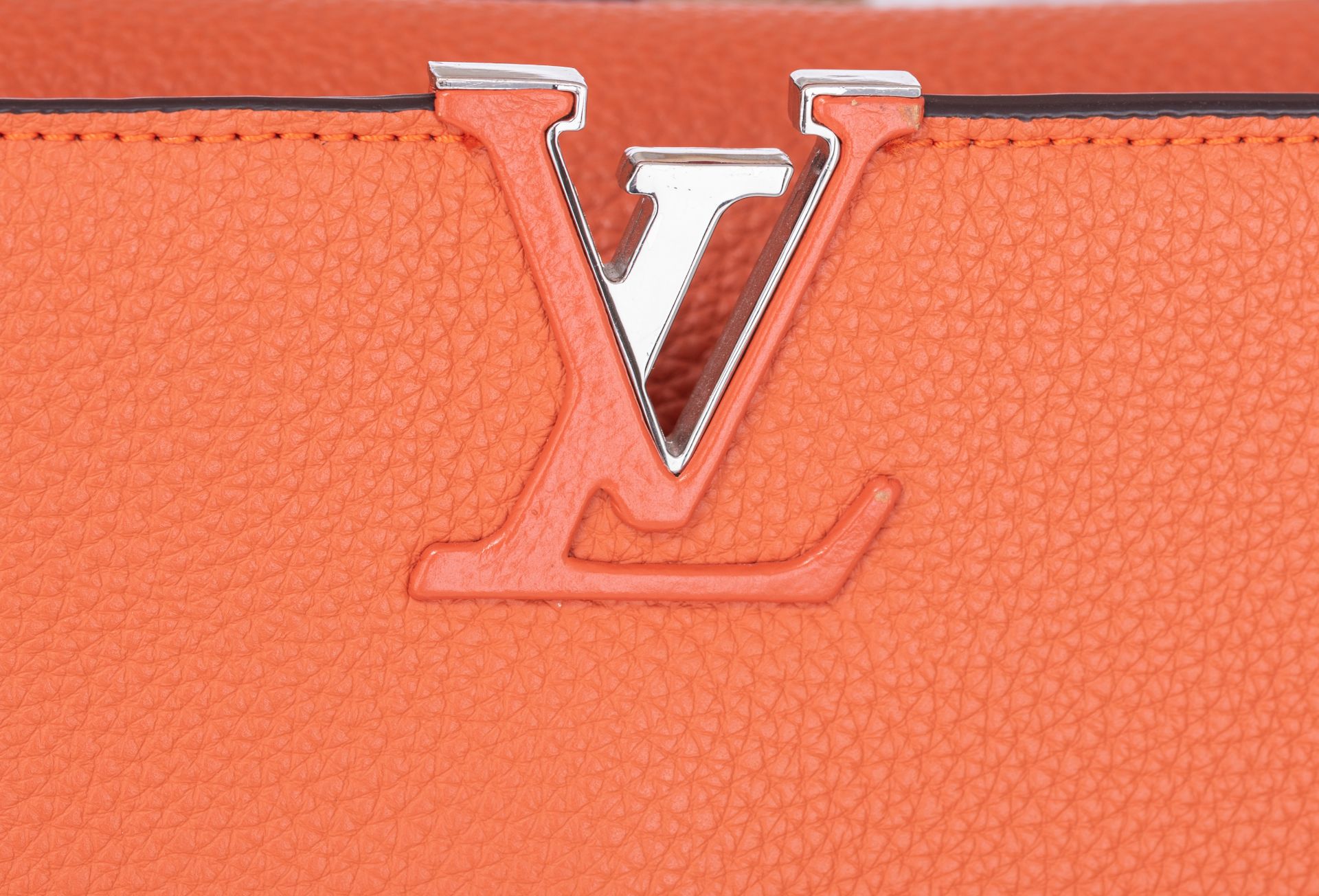 An orange taurillon leather Louis Vuitton handbag, H 23 - W 36 - D 13,5 cm - Bild 7 aus 13