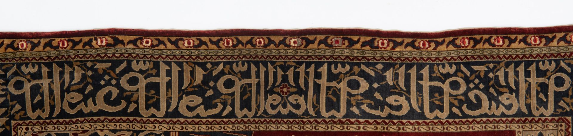 An Oriental silk on silk Hereke rug, decorated with a flower vase, the details finely brocaded with - Bild 6 aus 9