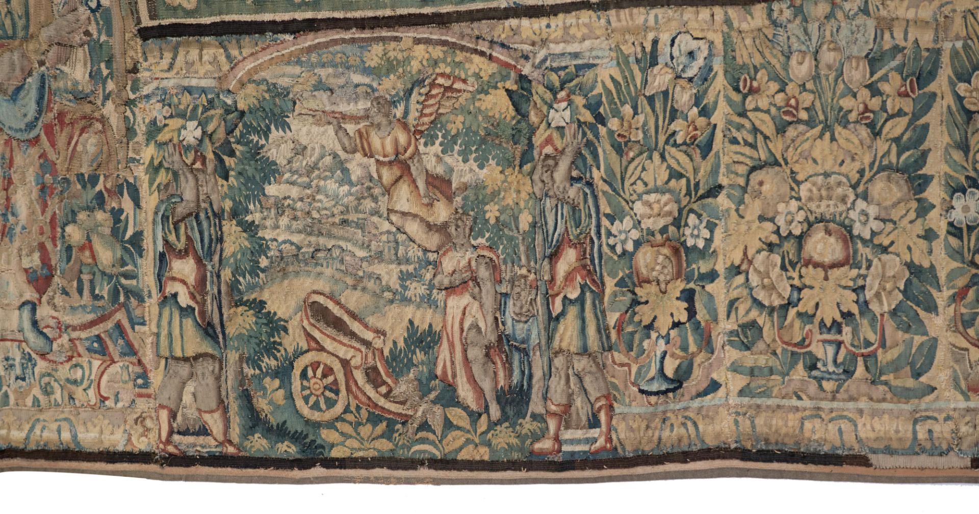 A Flemish wall tapestry, depicting wild boar hunting scenes, the border richly decorated with variou - Bild 17 aus 26