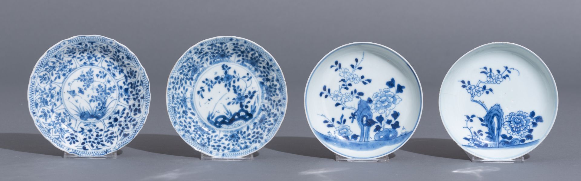Various Chinese export porcelain items, two blue and white klapmuts bowls and an Imari teapot. Added - Bild 19 aus 42
