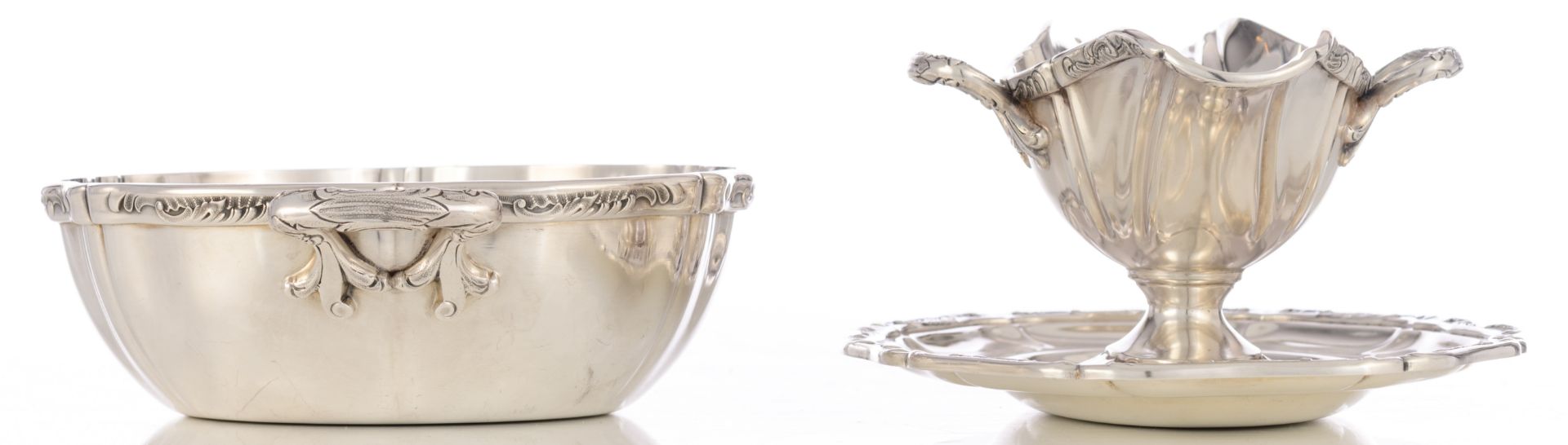 A Neoclassical Sheffield silver-plated tureen, maker's mark William Hutton & Son, 19th / 20thC, W 36 - Image 44 of 56