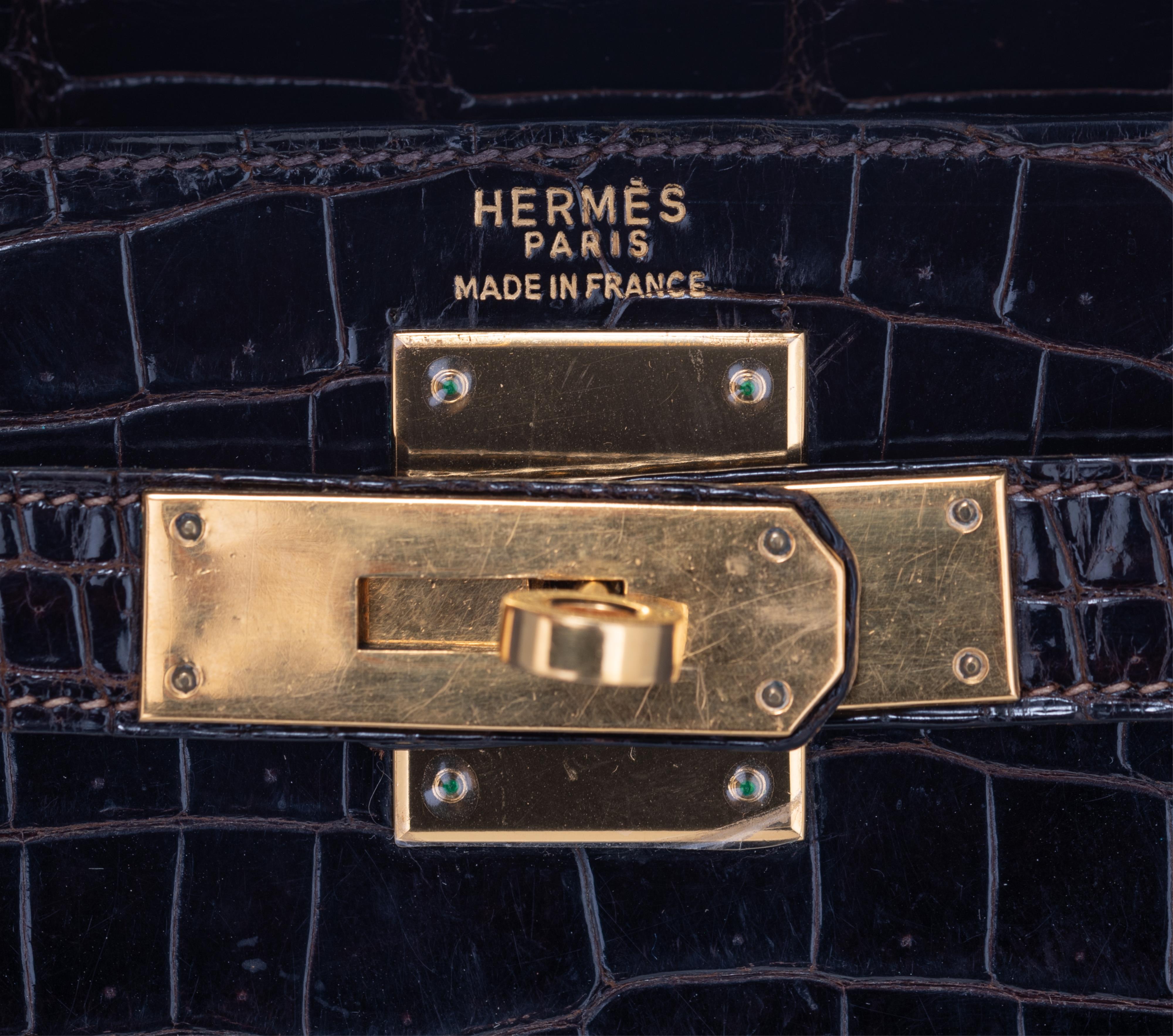 HERMÈS, Kelly Sellier 29 bag, Brown crocodile leather, with gilt metal hardware, Vintage about 1975 - Image 7 of 15