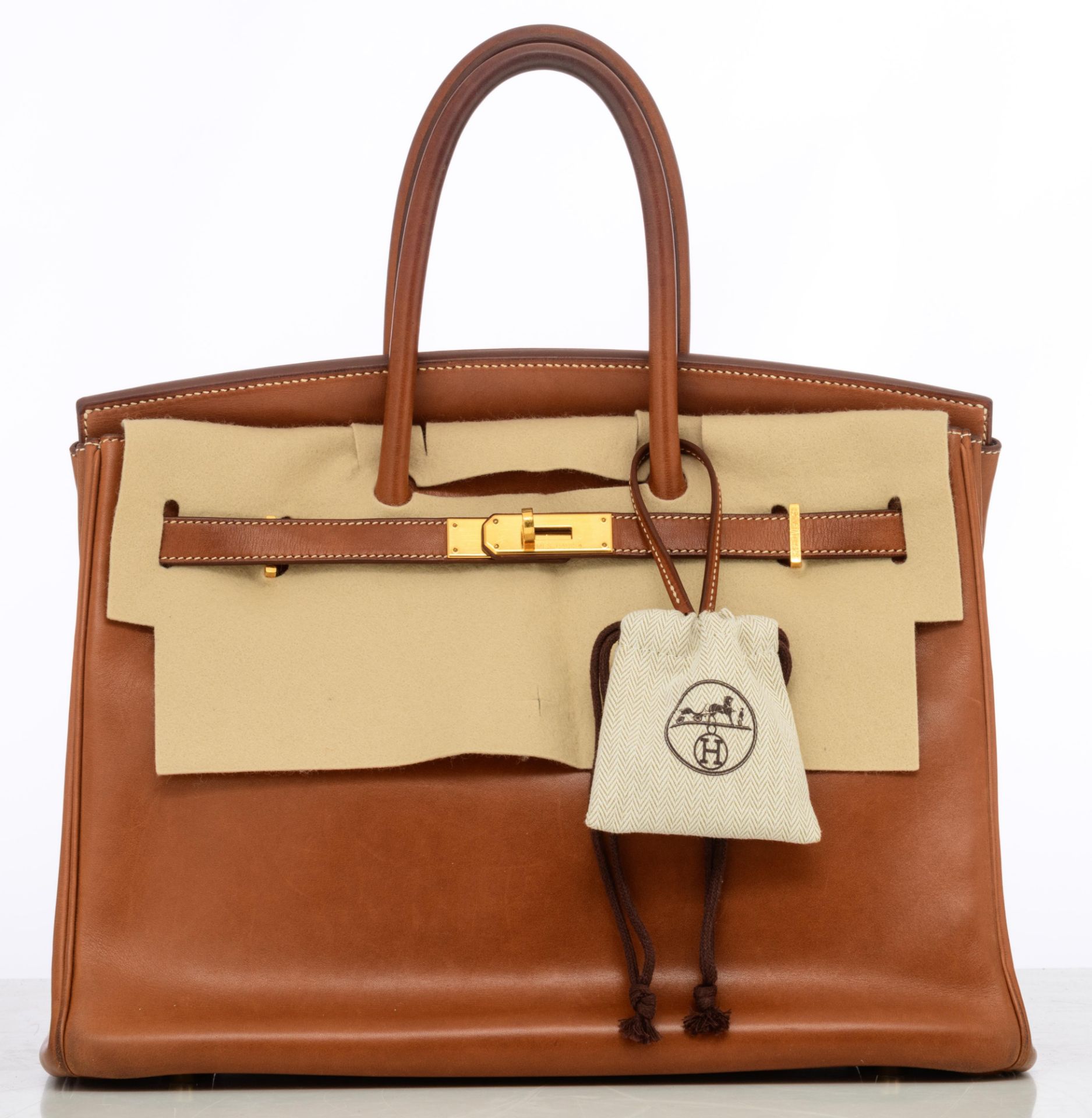HERMÈS, Birkin 35 bag, Gold Barenia calfskin leather, with gilt metal hardware - Image 9 of 23