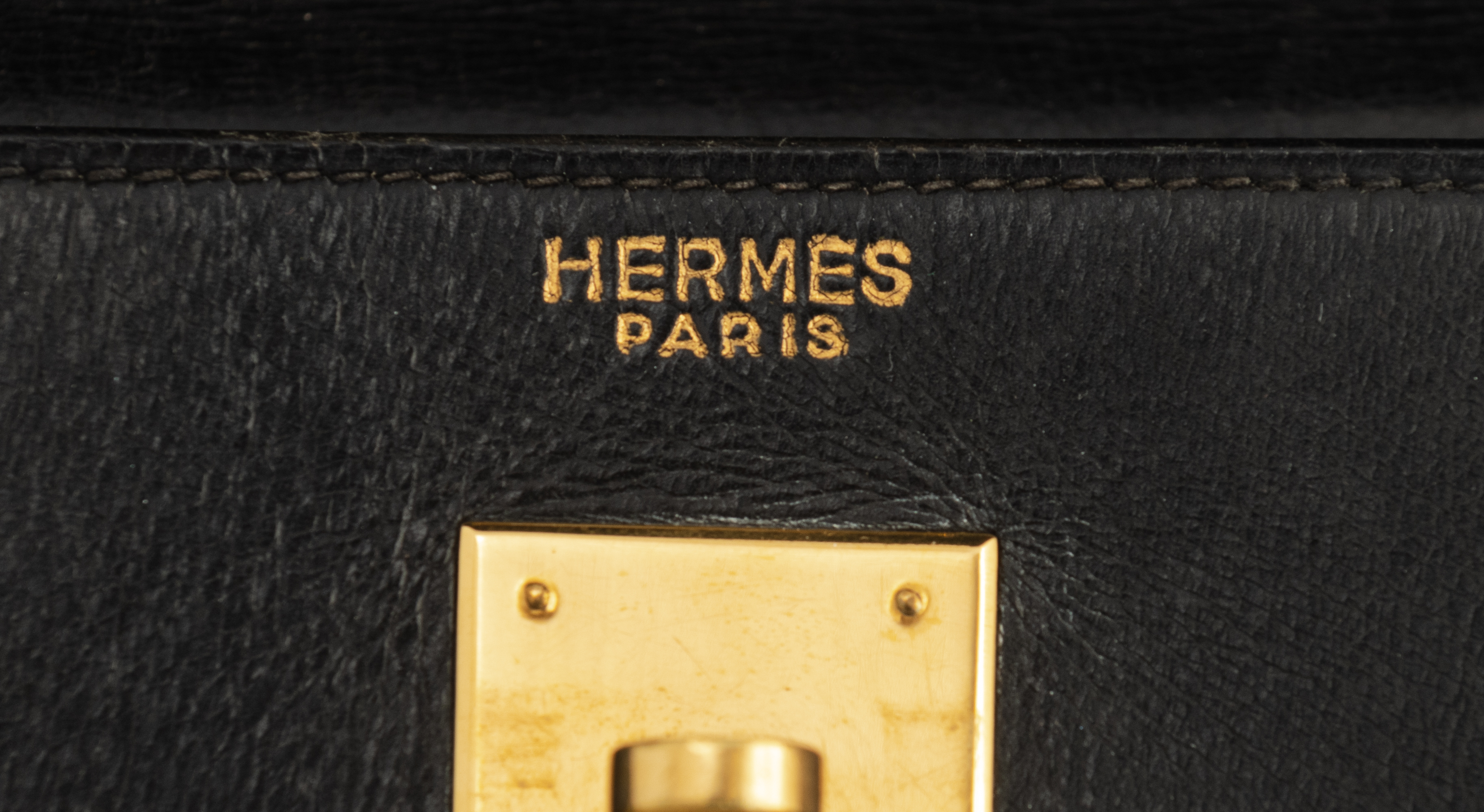 HERMÈS, Kelly Sellier 32 bag, Black box calf leather, with gilt metal hardware - Image 9 of 19