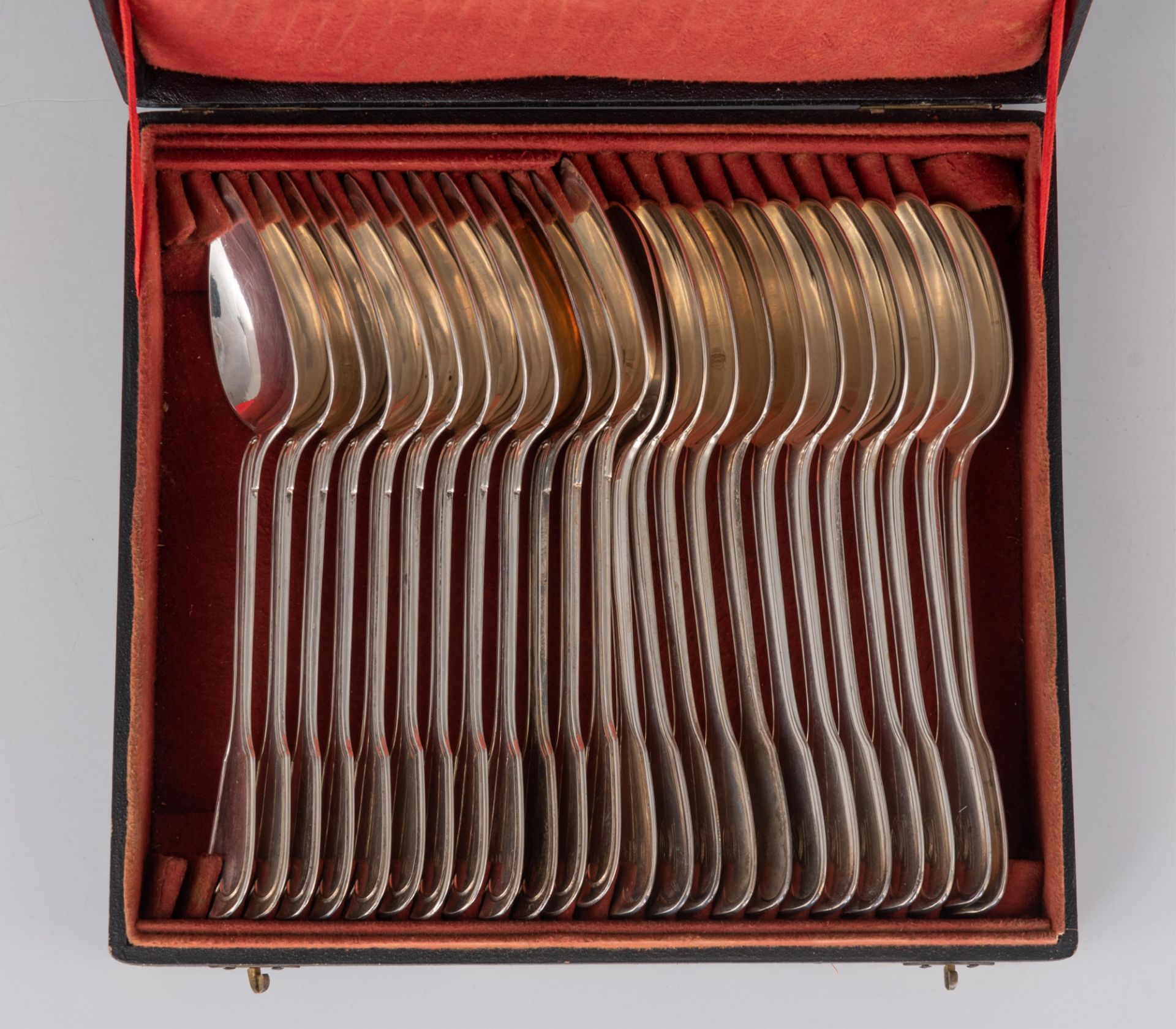 A silver flatware set by Wolfers and Delheid, total weight: ca. 6.370 g - Bild 6 aus 14