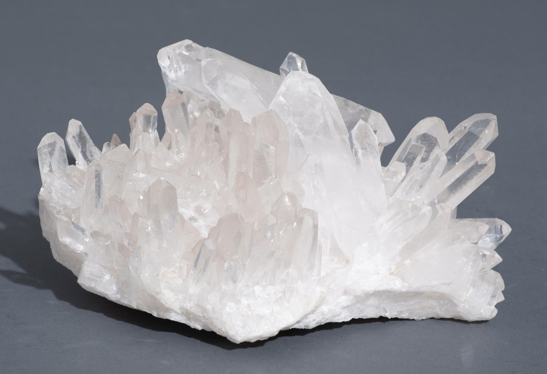 A collection of eight minerals, H 6 - 32 cm - Bild 13 aus 23