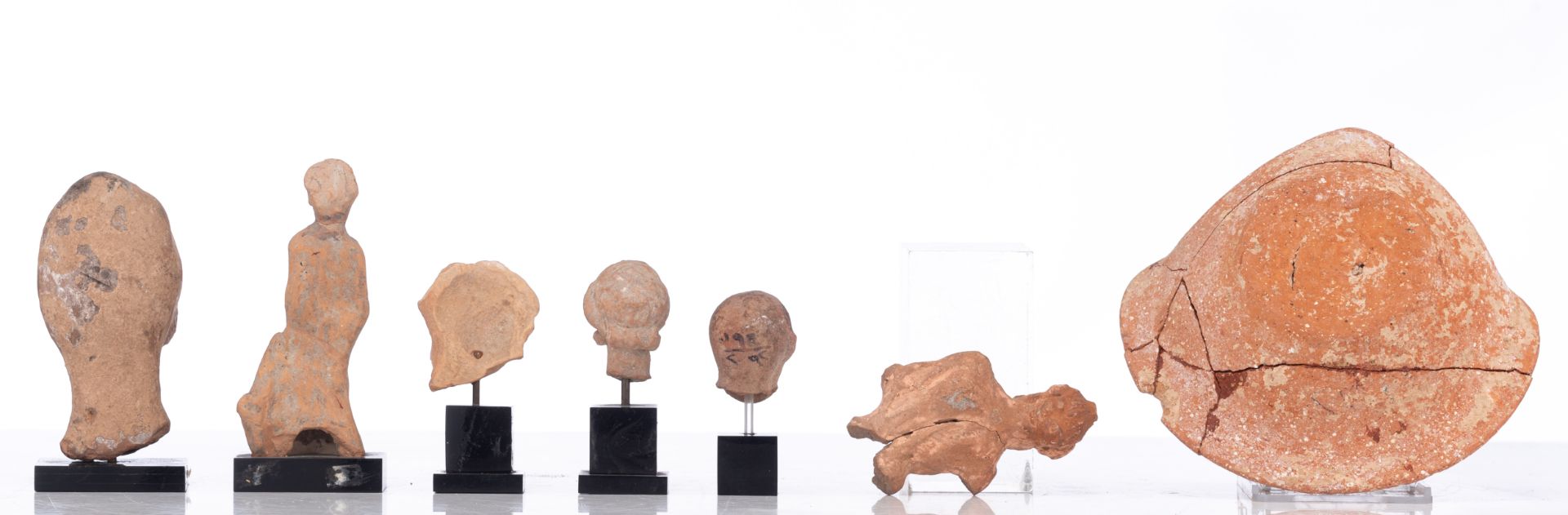 A collection of ancient sculpture fragments, stone and terracotta, 3rdC BC - 3rdC AD, 6,5 - 21,5 cm - Image 15 of 46