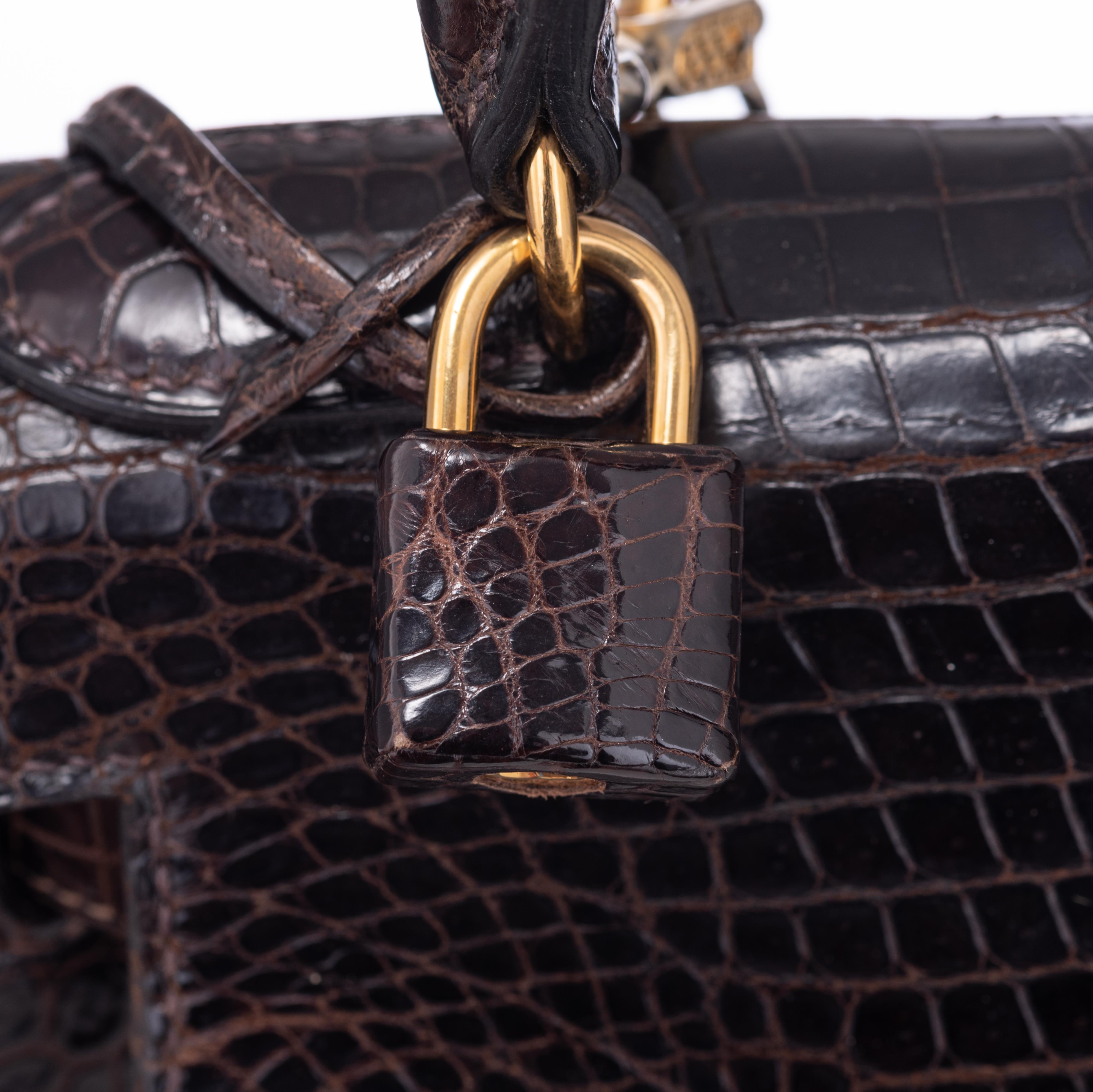 HERMÈS, Kelly Sellier 29 bag, Brown crocodile leather, with gilt metal hardware, Vintage about 1975 - Image 9 of 15