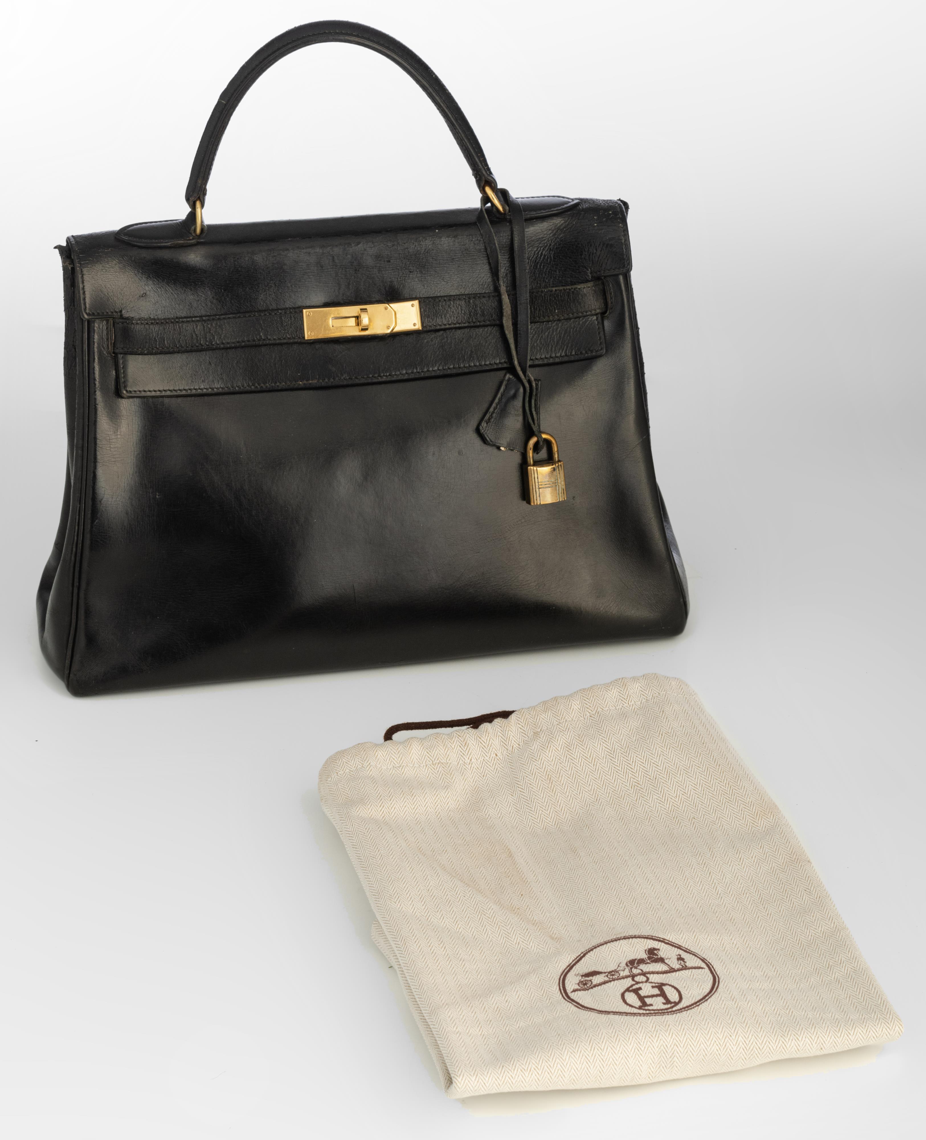 HERMÈS, Kelly Sellier 32 bag, Black box calf leather, with gilt metal hardware - Image 7 of 19