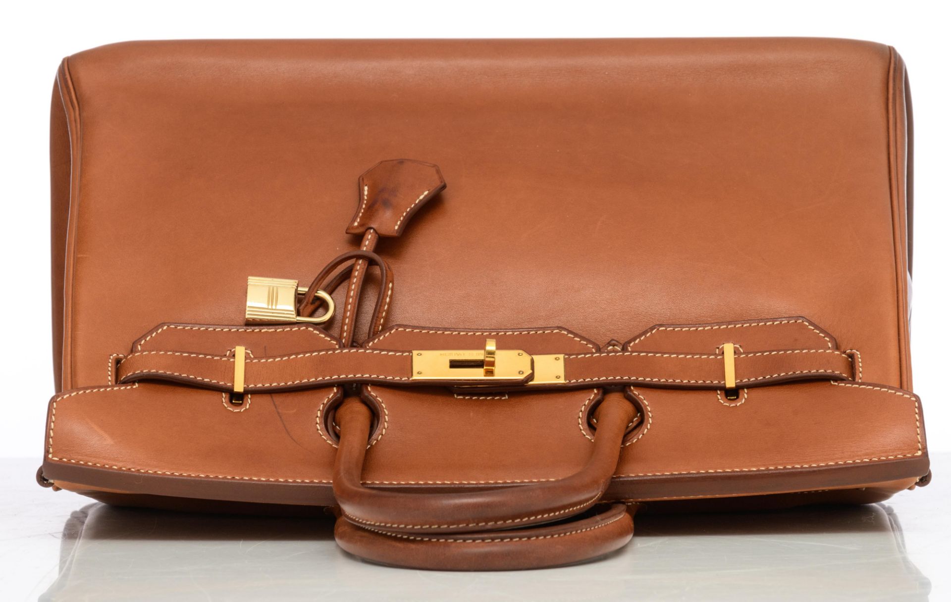 HERMÈS, Birkin 35 bag, Gold Barenia calfskin leather, with gilt metal hardware - Image 7 of 23