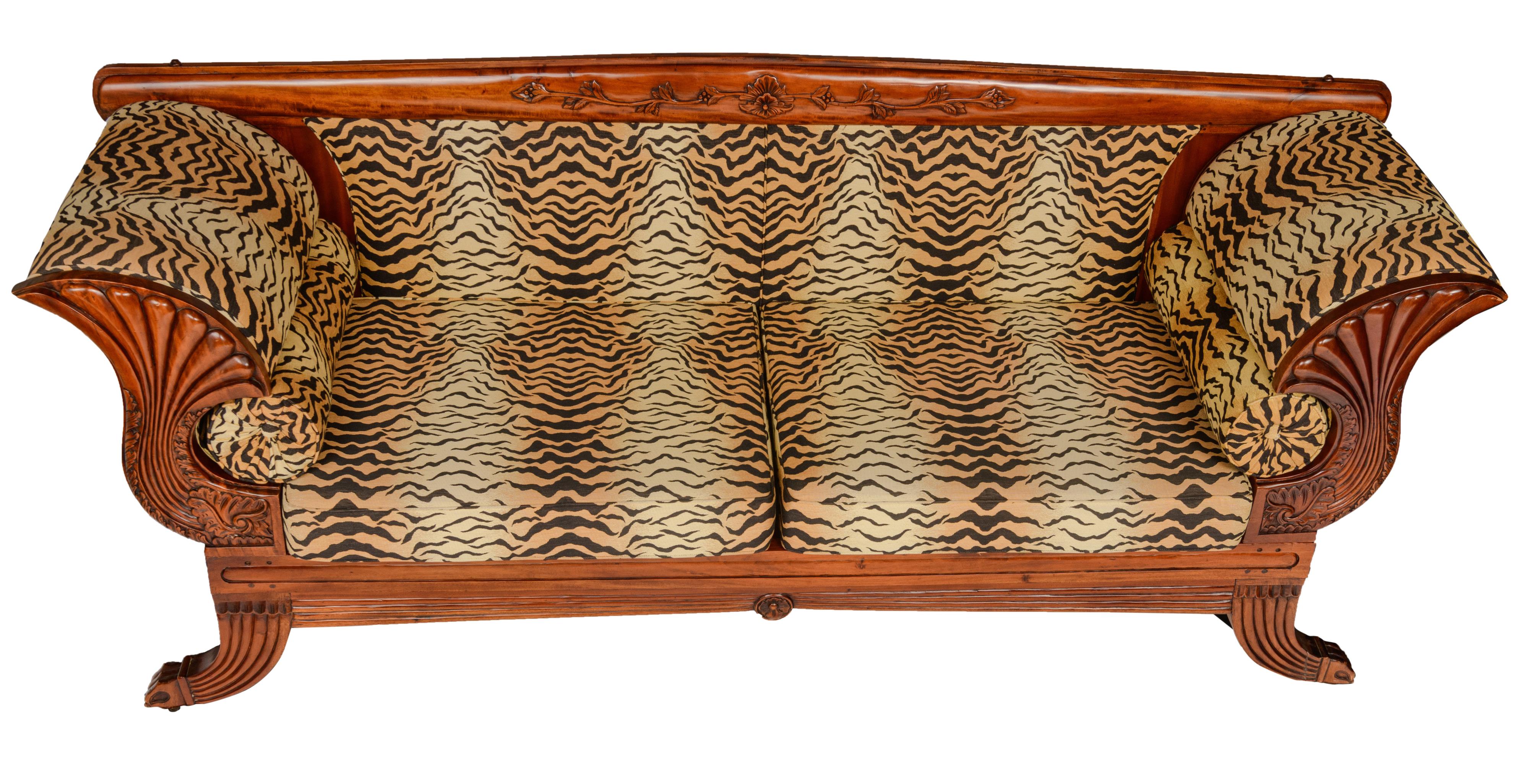 An Art Nouveau mahogany sofa, H 93 - W 227 - D 68 cm - Image 7 of 7