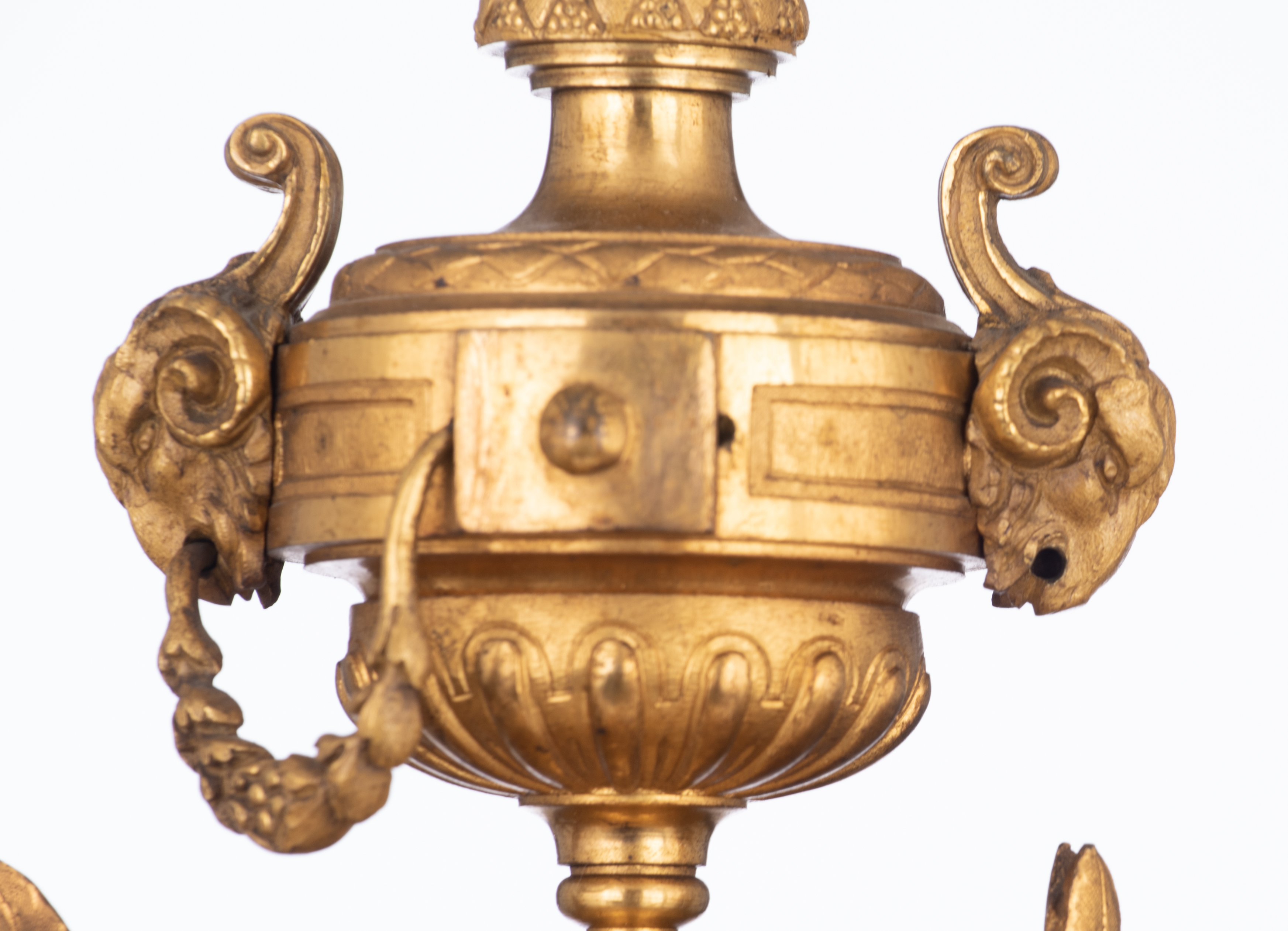 A fine Neoclassical gilt bronze three-piece clock garniture, H 54,5 - 59,5 cm - Image 10 of 12