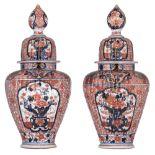 A pair of Imari style covered vases, H 68,7 cm