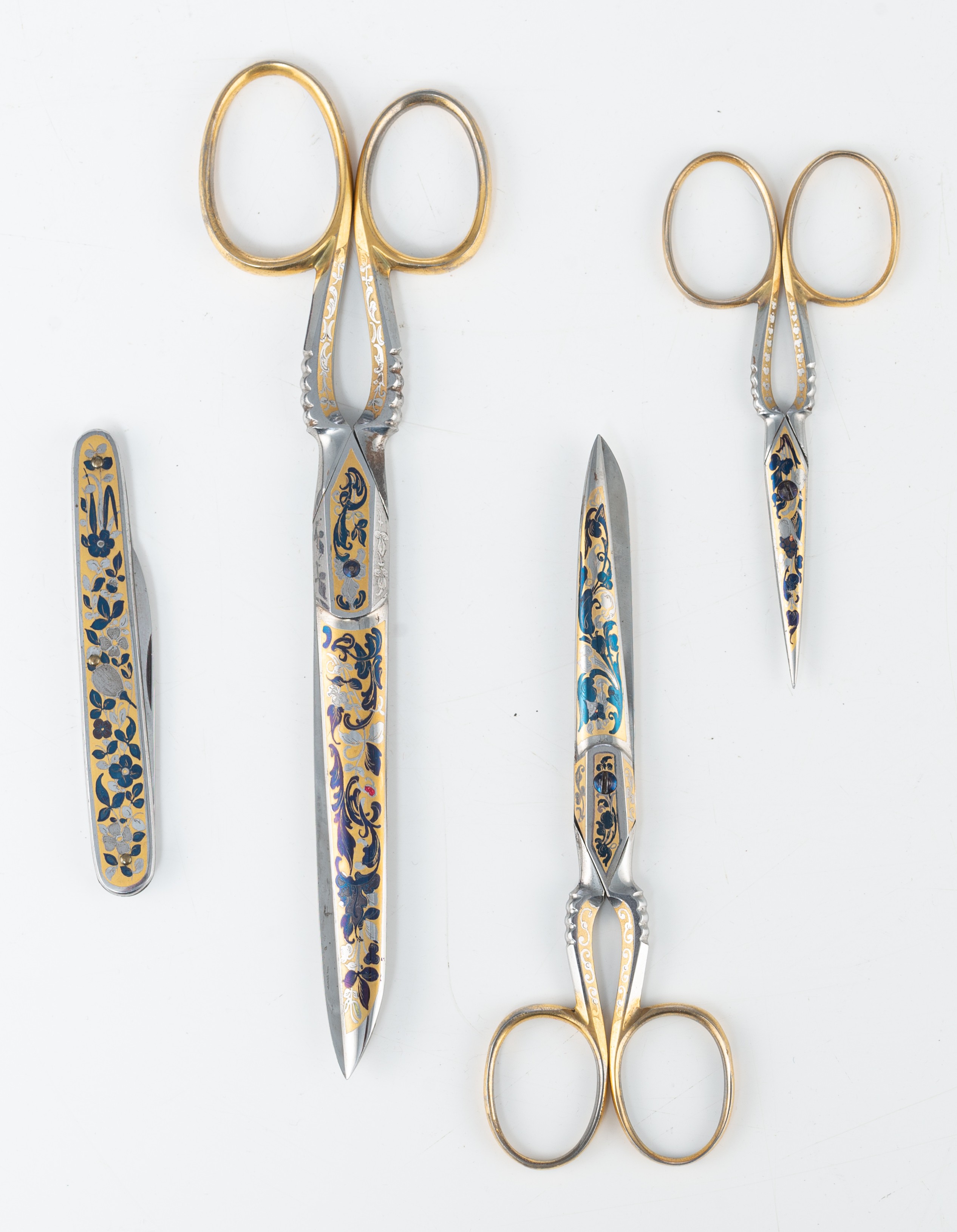 A set of floral damascening scissors and pocket knife, by 'Eskilstunamagasinet, Stockholm' - Image 8 of 9