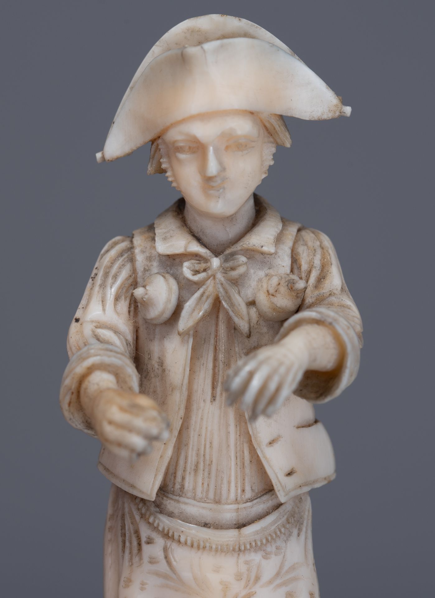 Four 19thC small Dieppe or Paris ivory figures, three on a wooden base, H 7,7 - 16,5 cm - Image 14 of 51