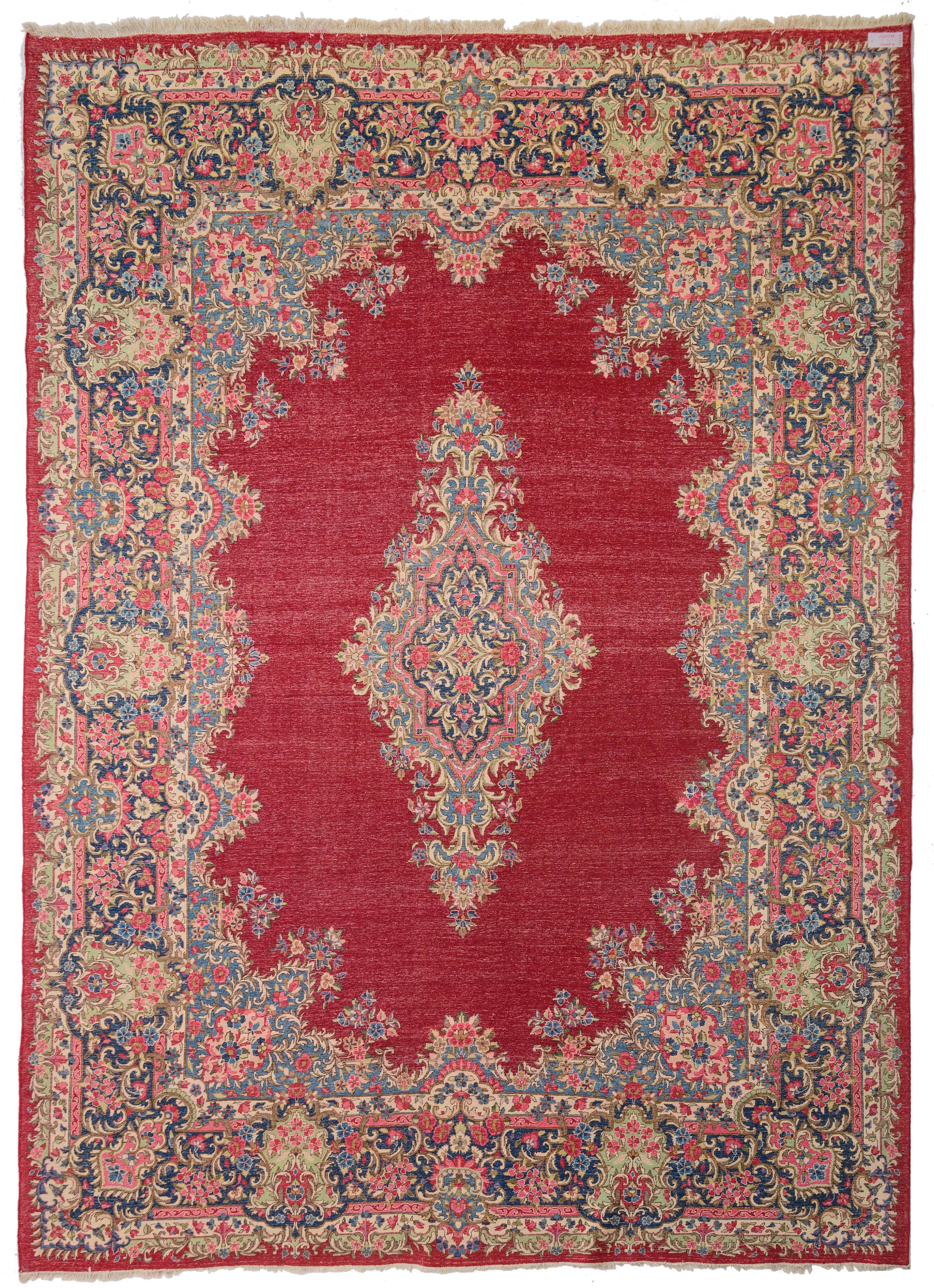 An Oriental Kirman rug, 296 x 395 cm - Image 2 of 10