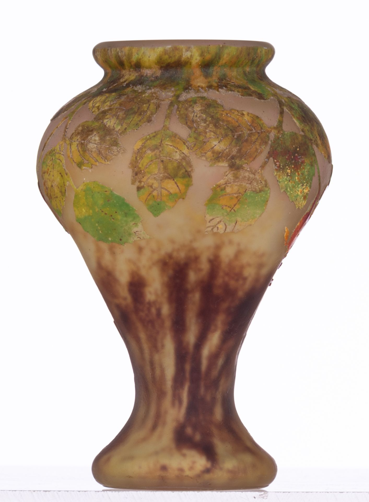 A Daum Nancy signed cameo glass vase, about 1910, H 13,5 cm - Image 3 of 7