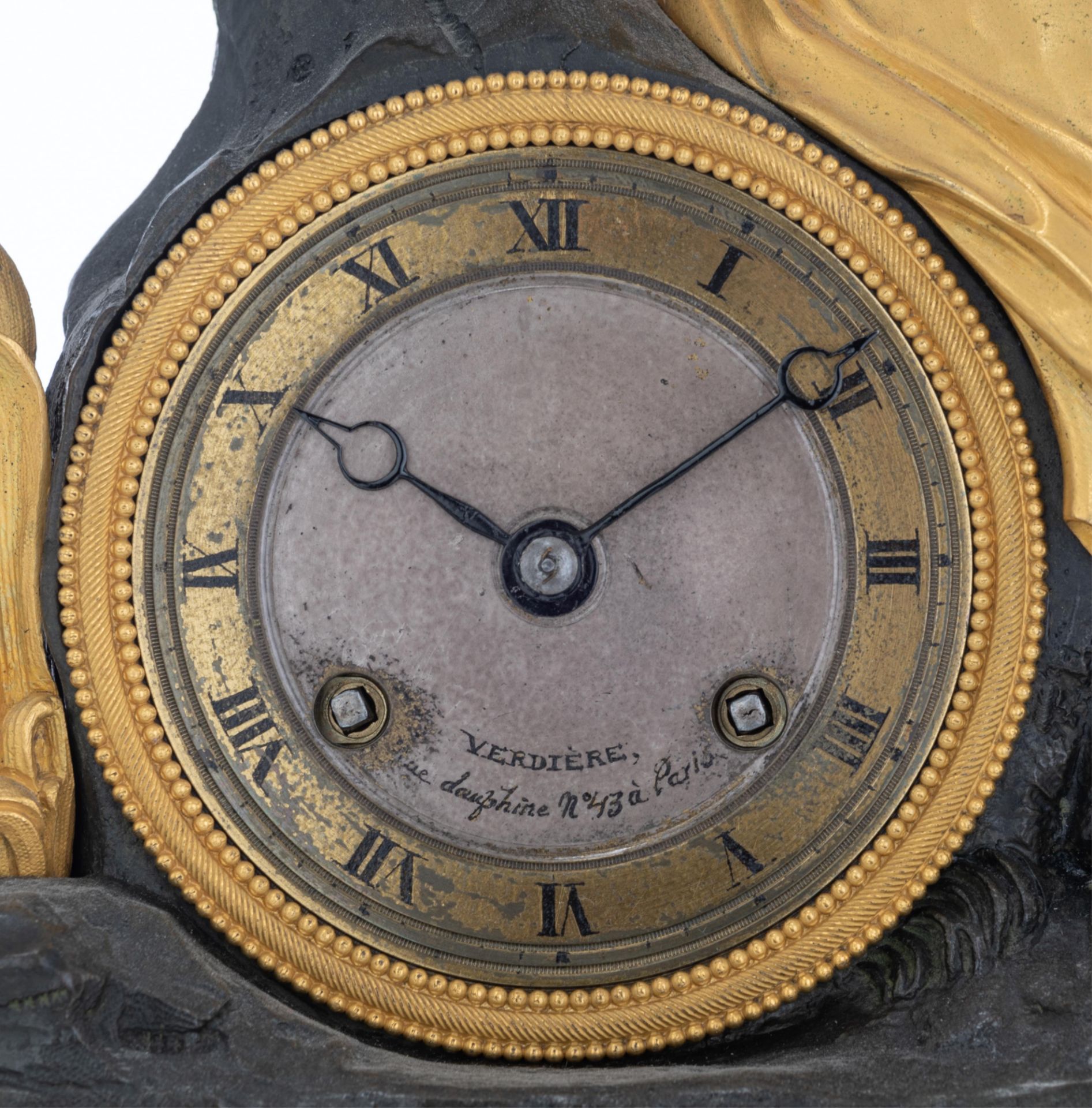 A gilt and patinated bronze Romanticism Louis-Philippe mantle clock, H 36 - W 27 cm - Image 7 of 11