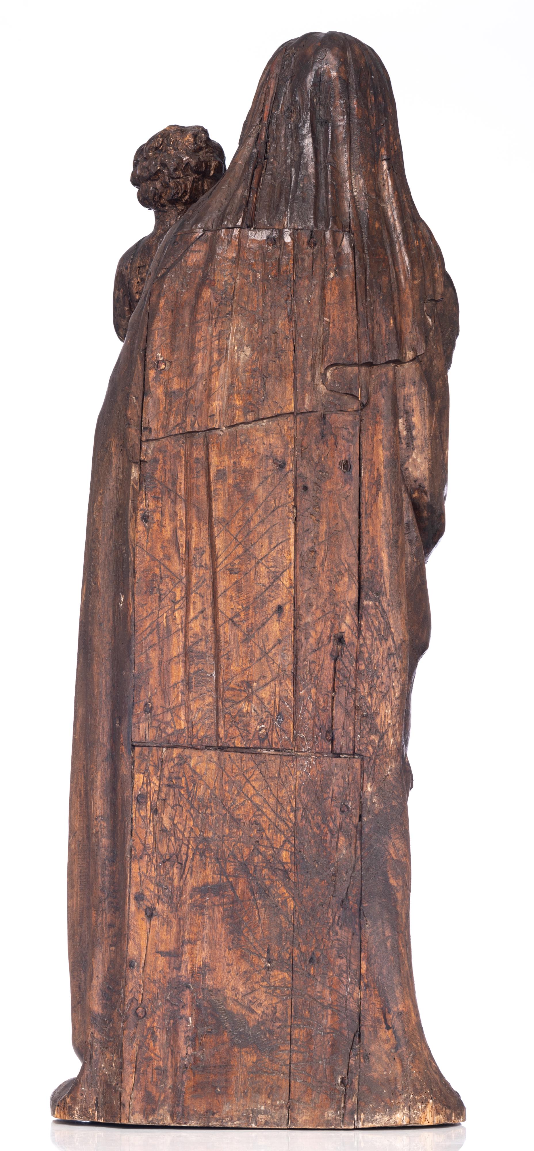 An imposing sculpture of the Madonna holding the Holy Child in her arms, 17thC, H 97,5 cm - Bild 3 aus 16