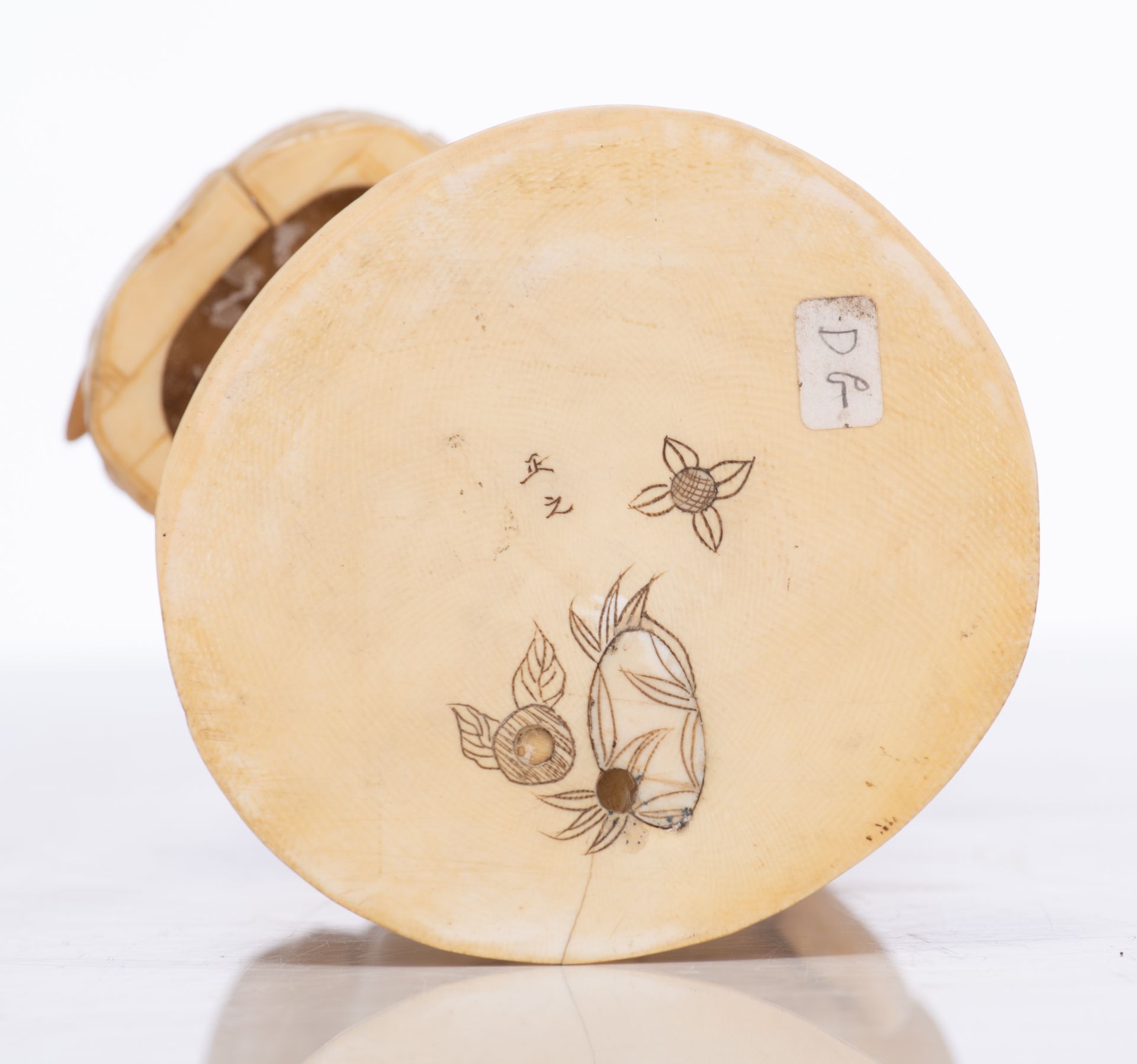 A Japanese Meiji-period ivory okimono, H 33,2 cm - weight c. 1.520 g. - Image 4 of 9