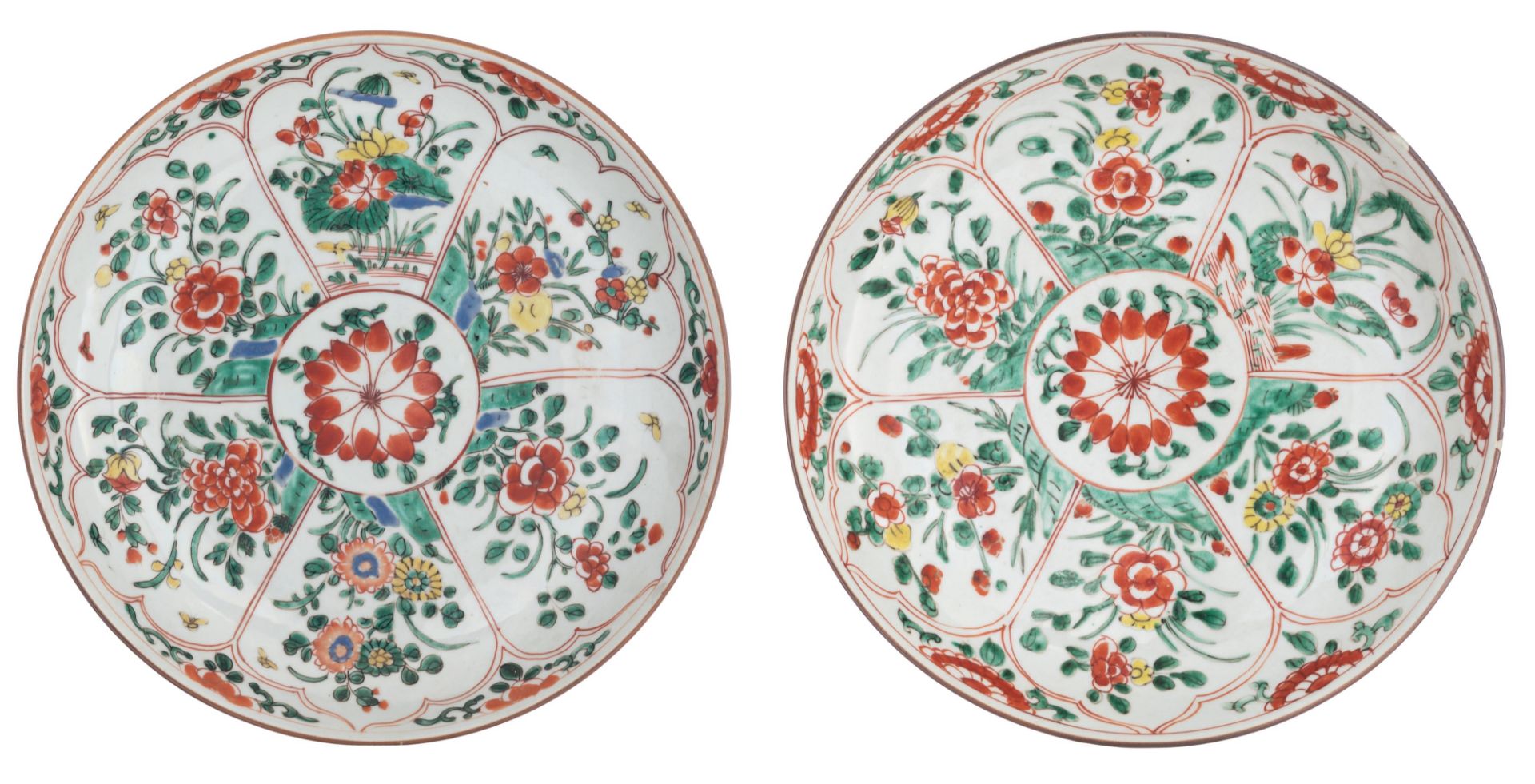 Two nearly identical Chinese famille verte 'Flower' plates, Kangxi period, ø 27,5 cm