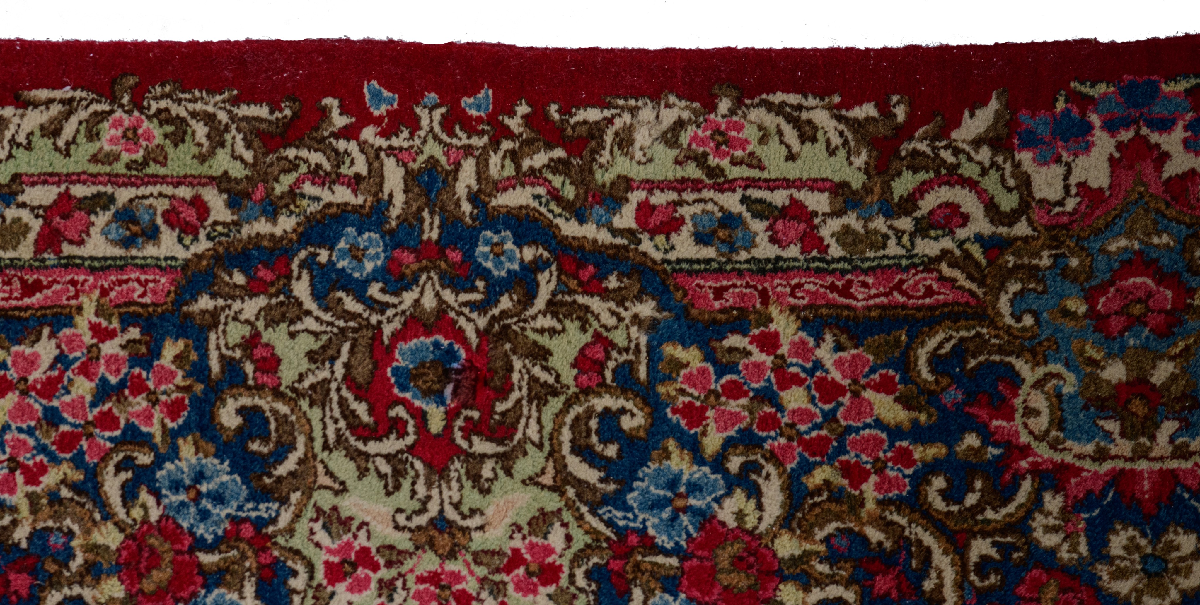 An Oriental Kirman rug, 296 x 395 cm - Image 9 of 10