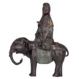 A Japanese champlevé bronze sculpture of a Guanyin on an elephant, H 36,5 cm