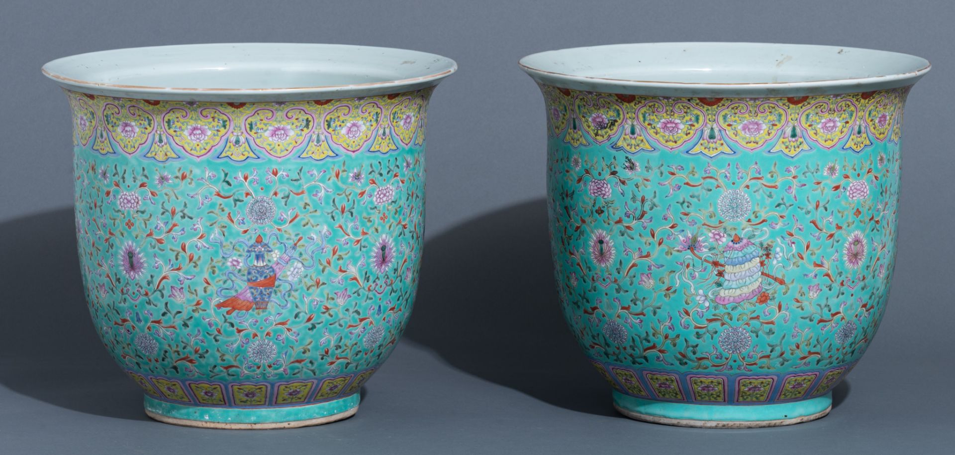 A pair of Chinese famille rose on turquoise ground jardinières, 19thC, H 33,5 cm - Image 5 of 7