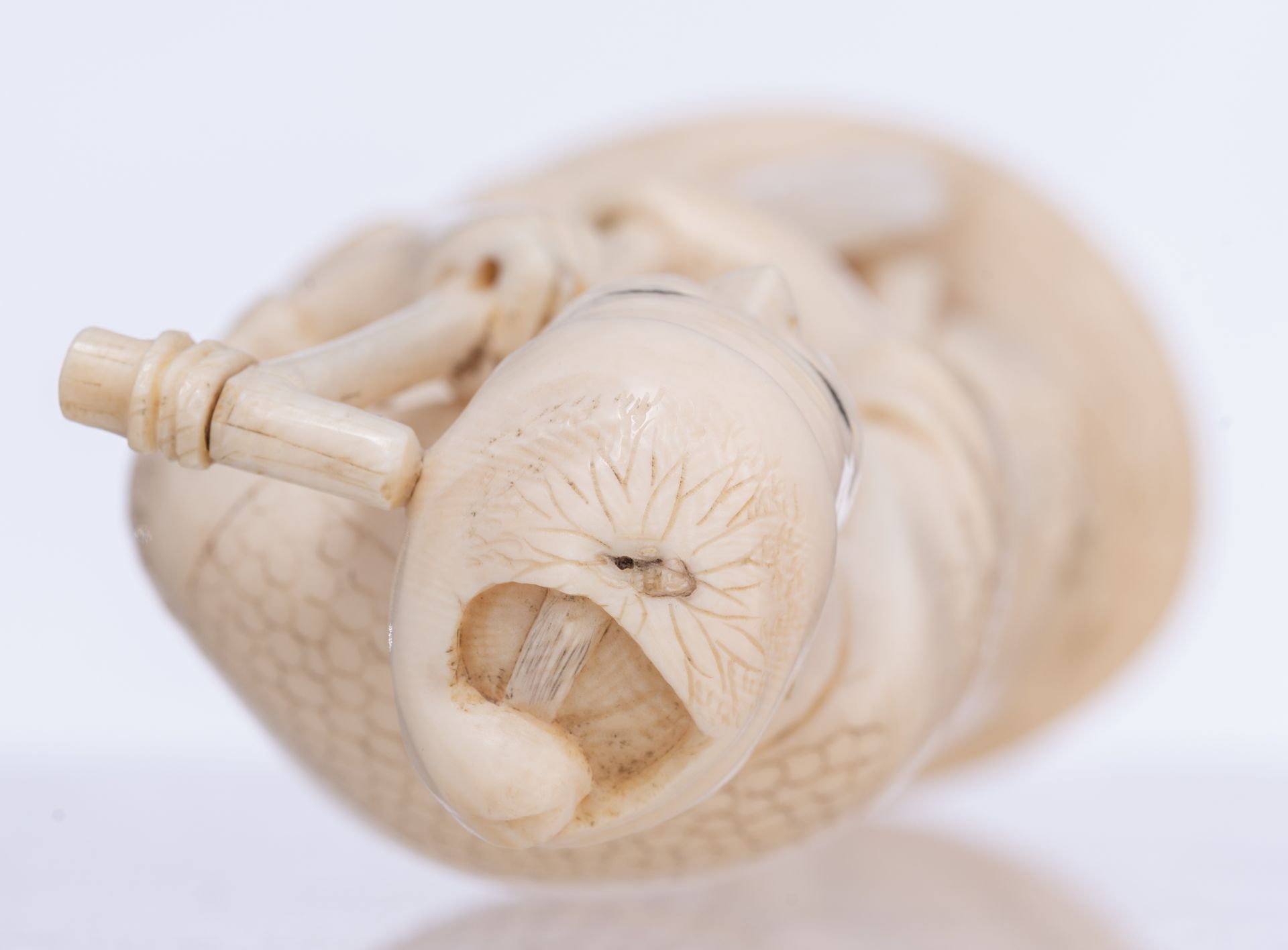 Three Japanese Taishô-period ivory okimono, H 10,6 - 15 - 16,7 cm / weight c. 95 - 240 - 250 g. - Image 16 of 18