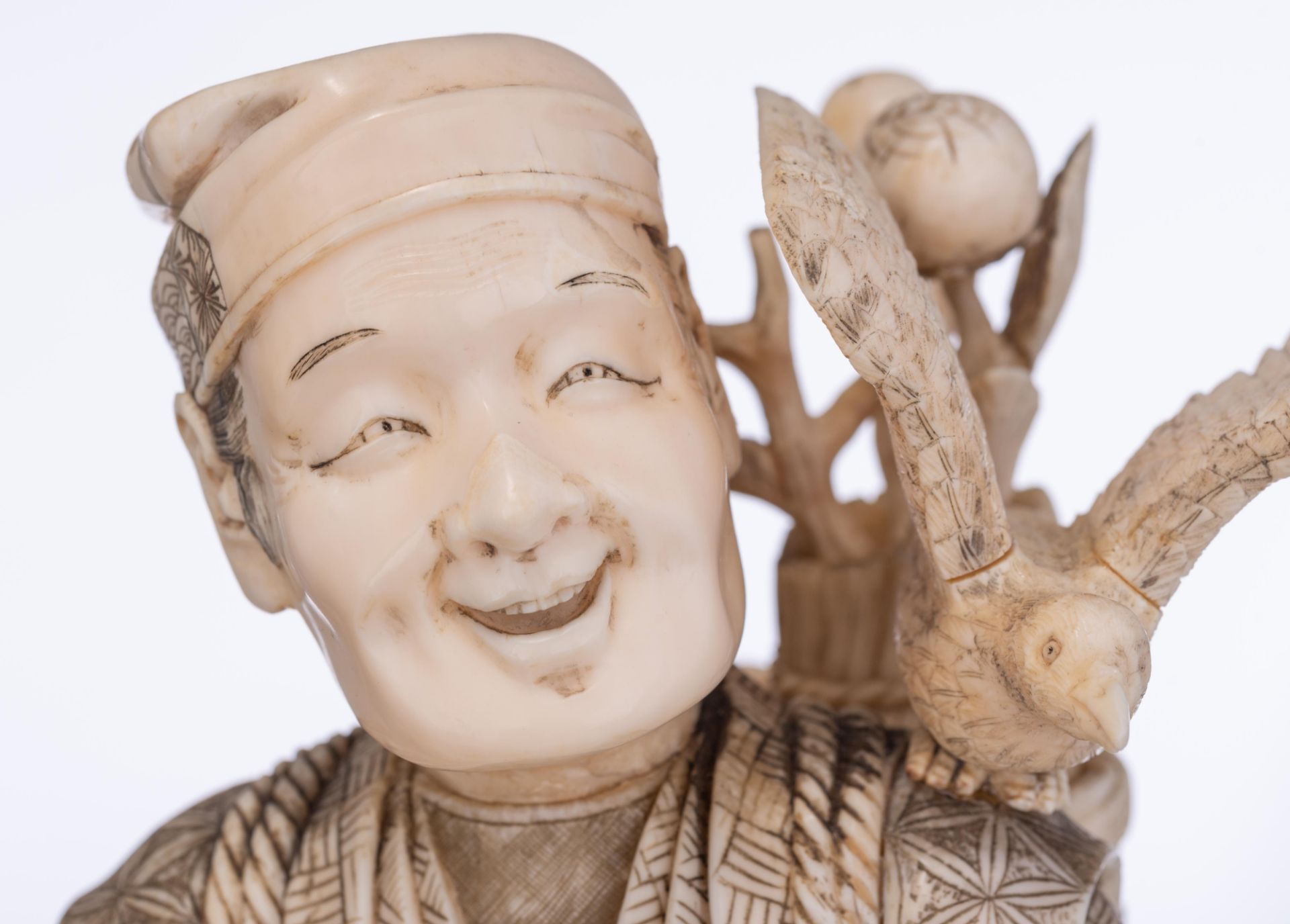 An imposing Japanese Meiji-period ivory okimono, H 37 cm - weight c. 3.180 g. - Image 6 of 11