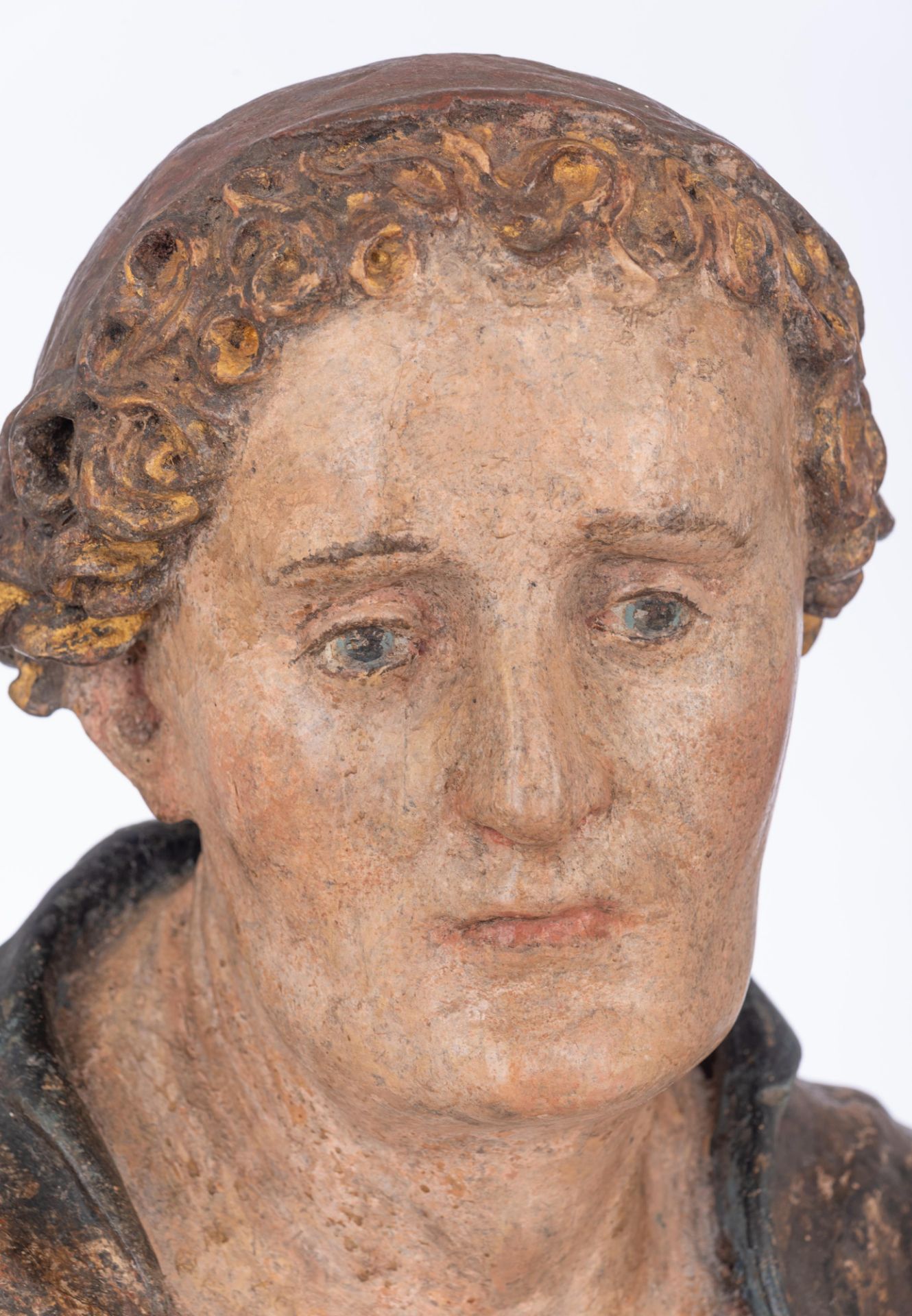 An exceptional Italian Renaissance bust of a man, 16thC, H 39,5 -W 42 cm - Image 5 of 6