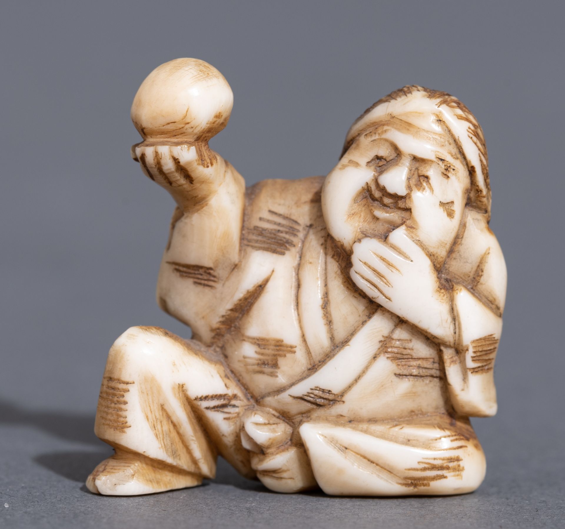 Nine various Japanese and Chinese 19th and early 20thC ivory netsuke and okimono, H 3 - 4 (x2) - 4,2 - Image 20 of 23