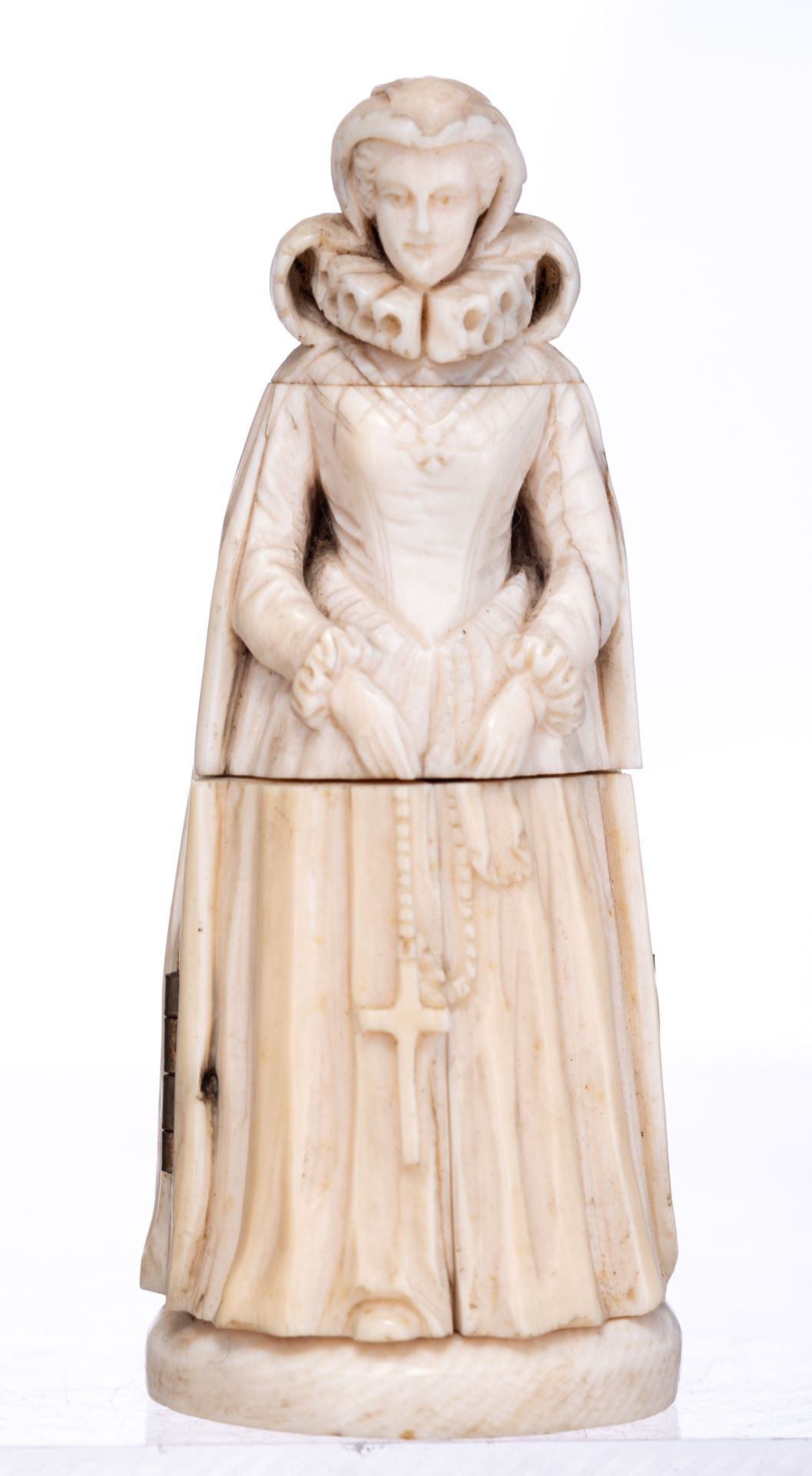 Four 19thC small Dieppe or Paris ivory figures, three on a wooden base, H 7,7 - 16,5 cm - Image 18 of 51