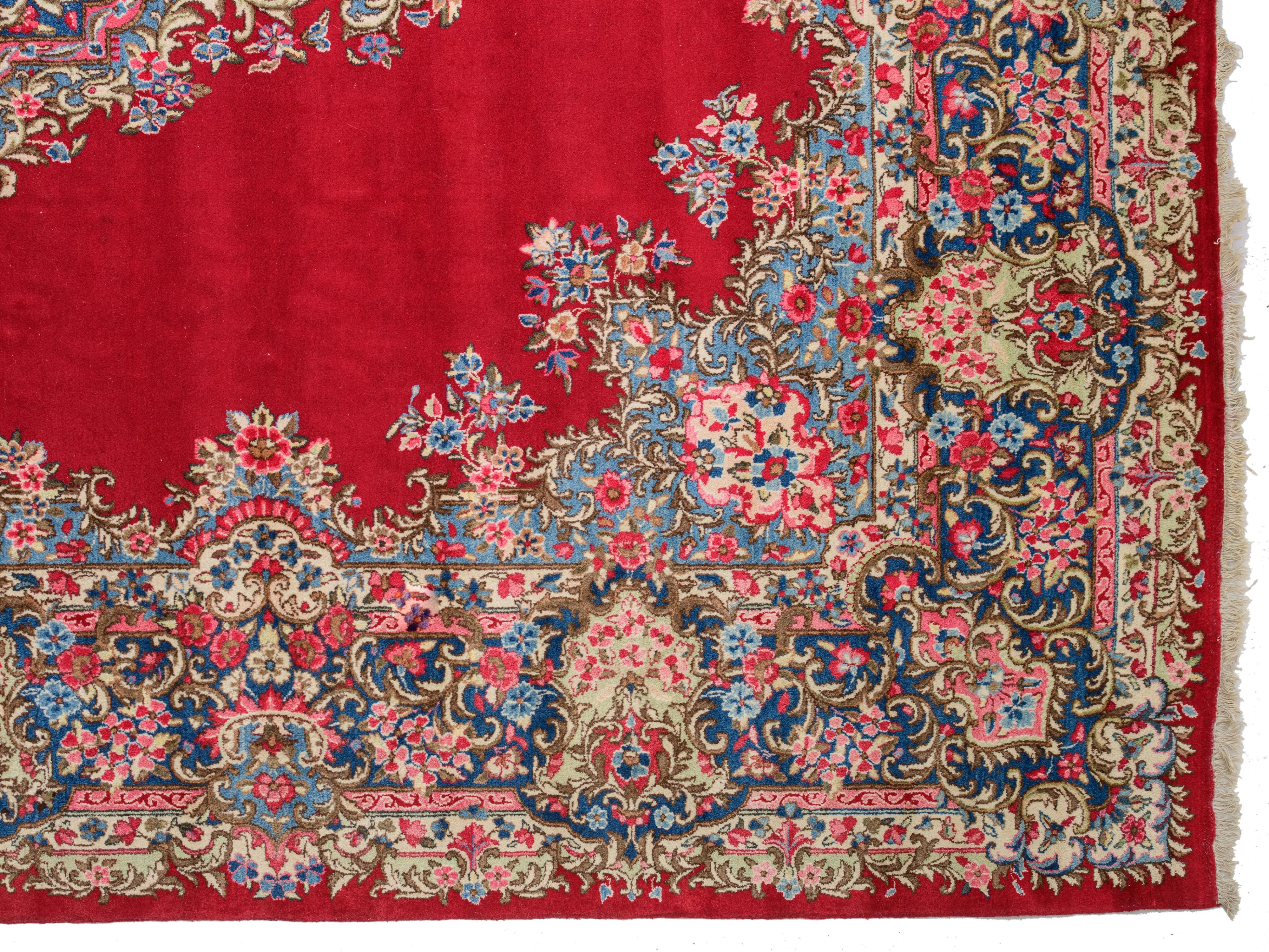 An Oriental Kirman rug, 296 x 395 cm - Image 8 of 10