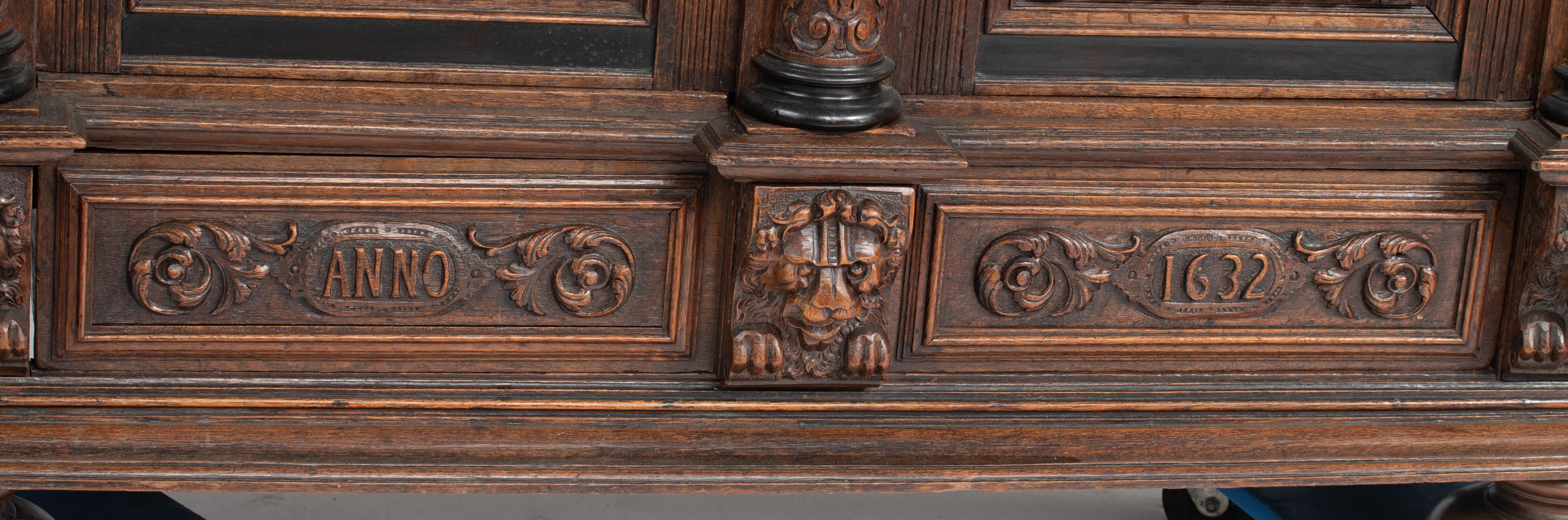 A Dutch-Zeelandic oak side cabinet 'Beeldenkast', dated 1632, H 206 - W 160 - D 66 cm - Bild 6 aus 10