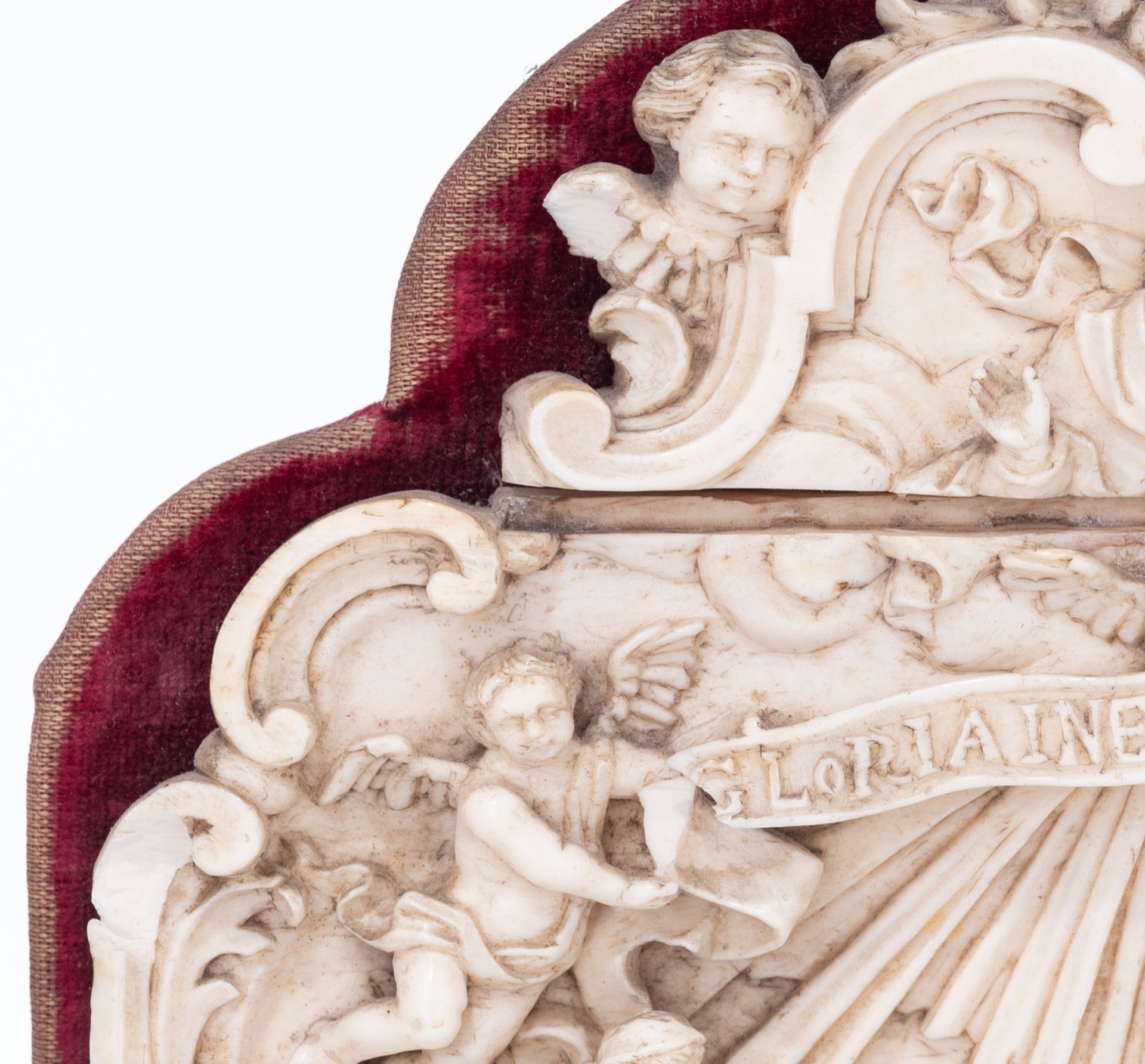 A 17th/18thC ivory group depicting the Nativity of Christ, H 11,5 cm - W 16 cm - Image 9 of 12