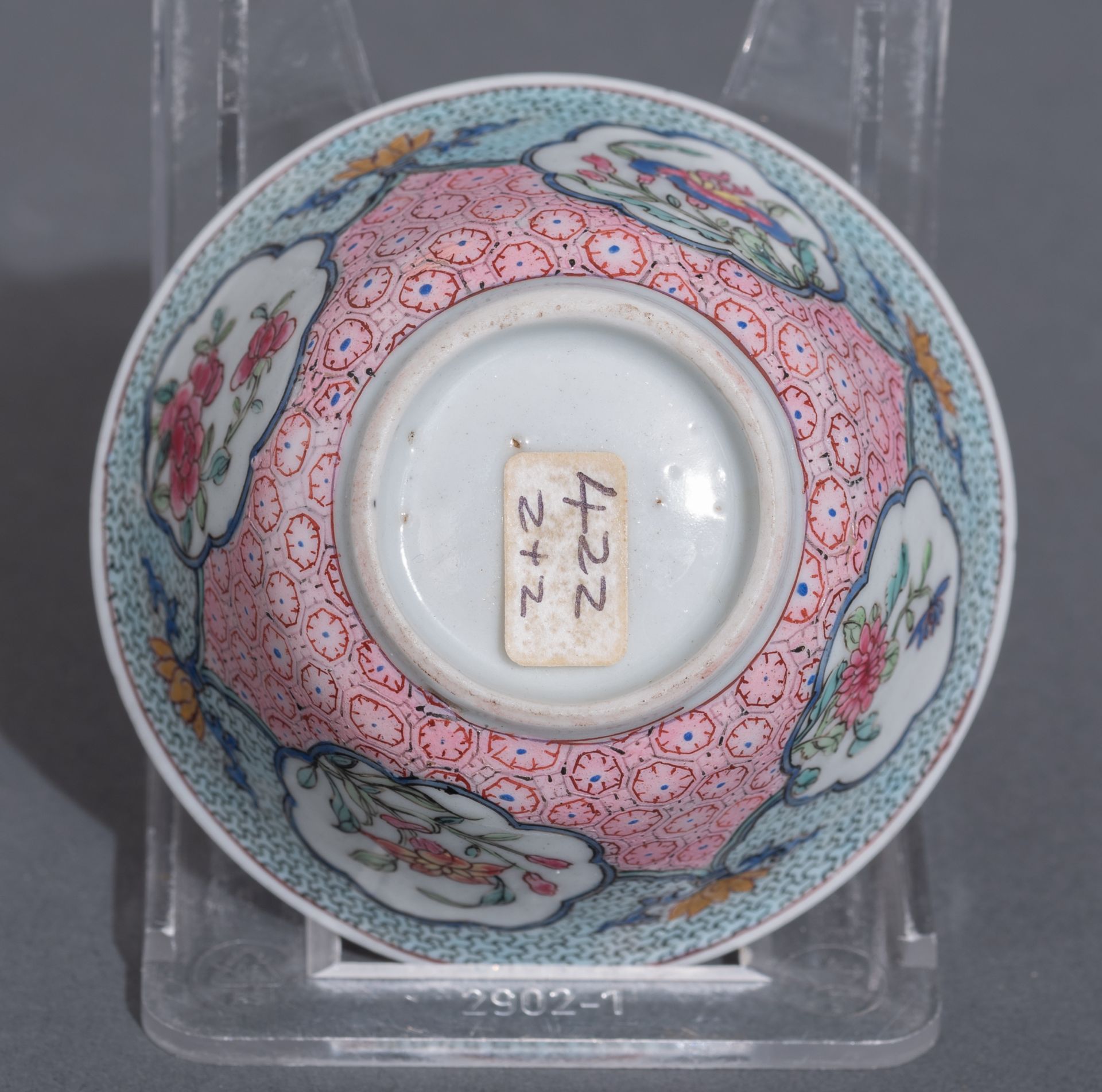 A set of Chinese famille rose 'peony' cup and saucer, Yongzheng period, ø 10,8 cm - Image 7 of 14