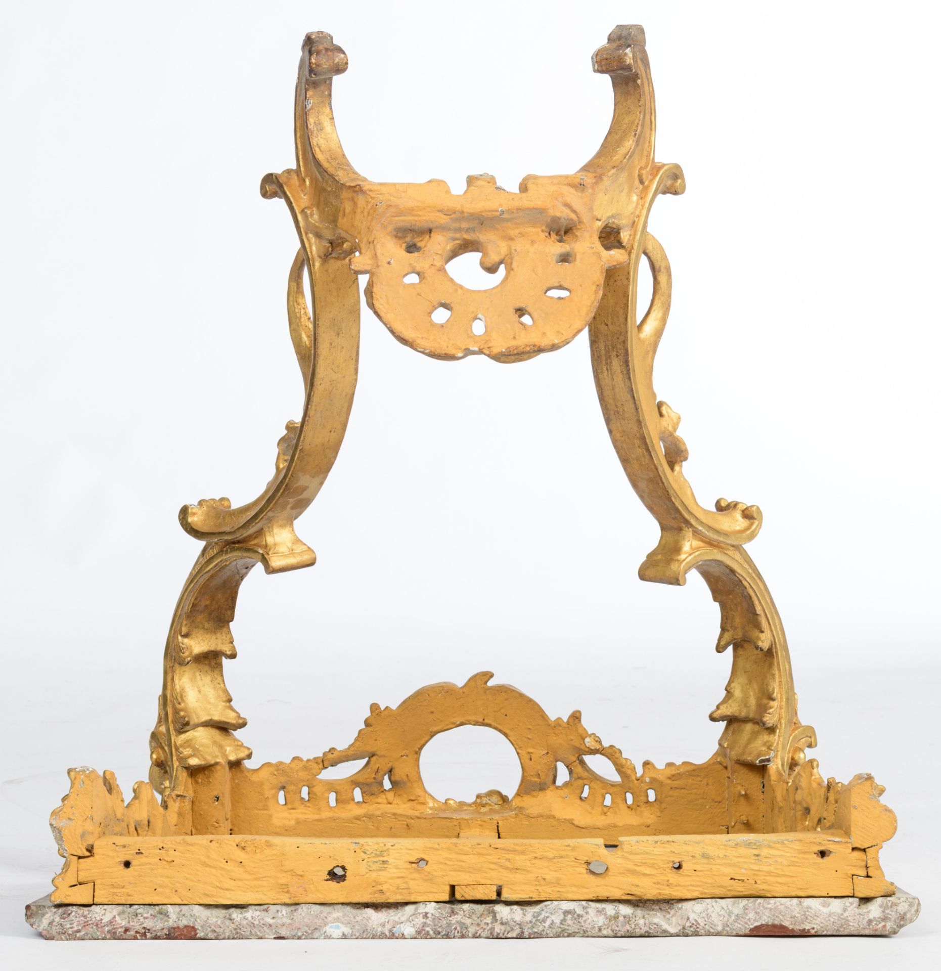 A richly carved giltwood Rococo console table, mid 18thC, H 83 - W 81,5 - D 48,5 cm - Image 4 of 11