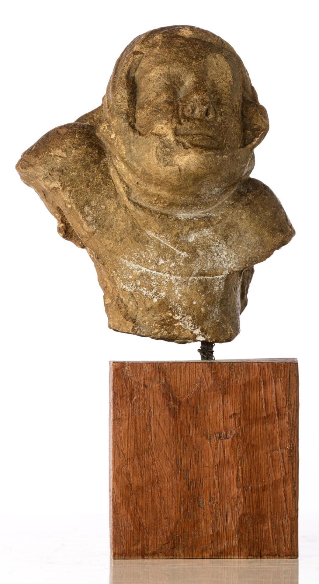 A Gothic sandstone ornamental fragment, Flemish, 15thC, H 21 cm - Image 3 of 7