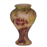 A Daum Nancy signed cameo glass vase, about 1910, H 13,5 cm