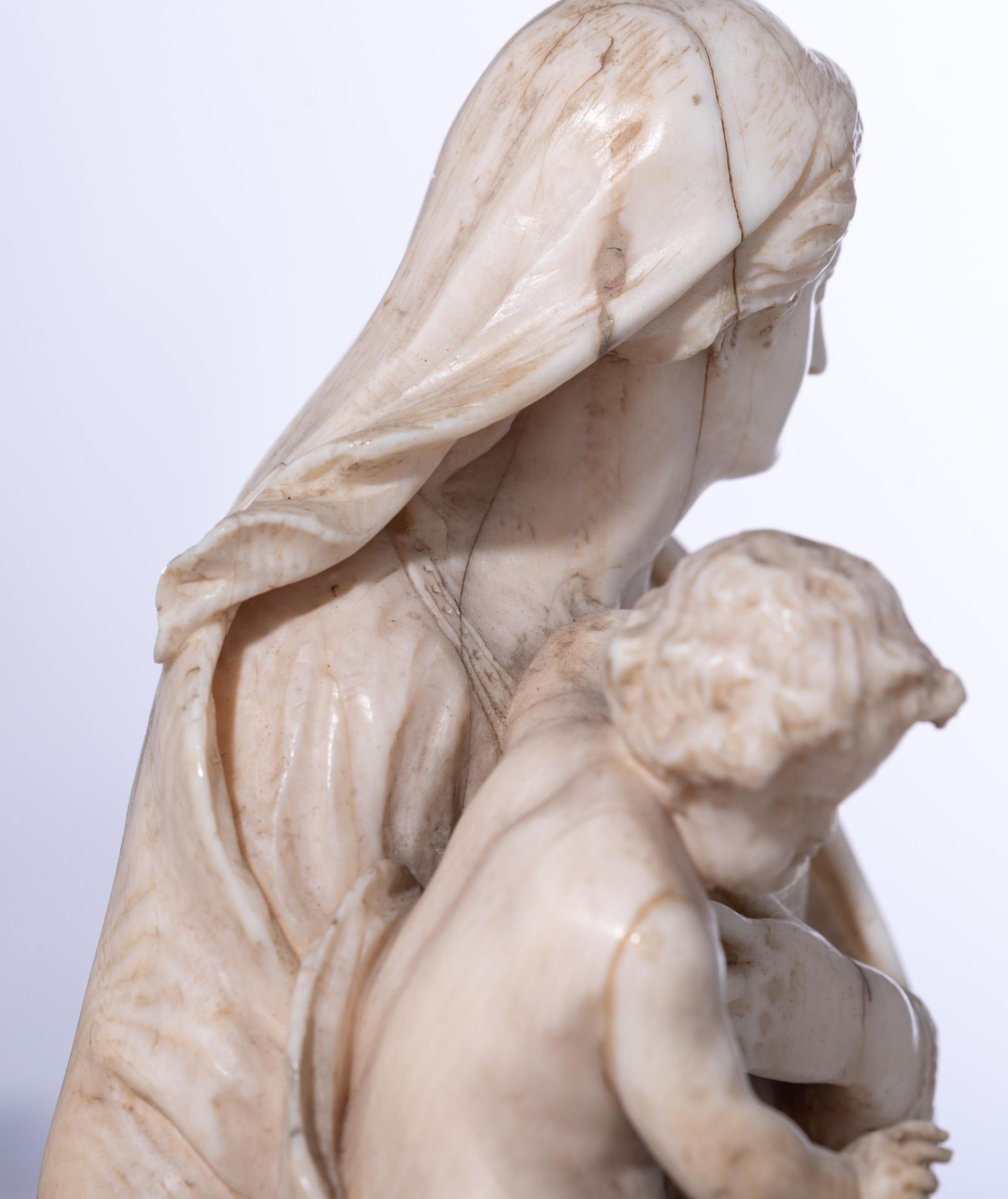 An exceptional Flemish Baroque ivory Madonna on the crescent moon, 17th/18thC, H 36 cm - Image 24 of 34