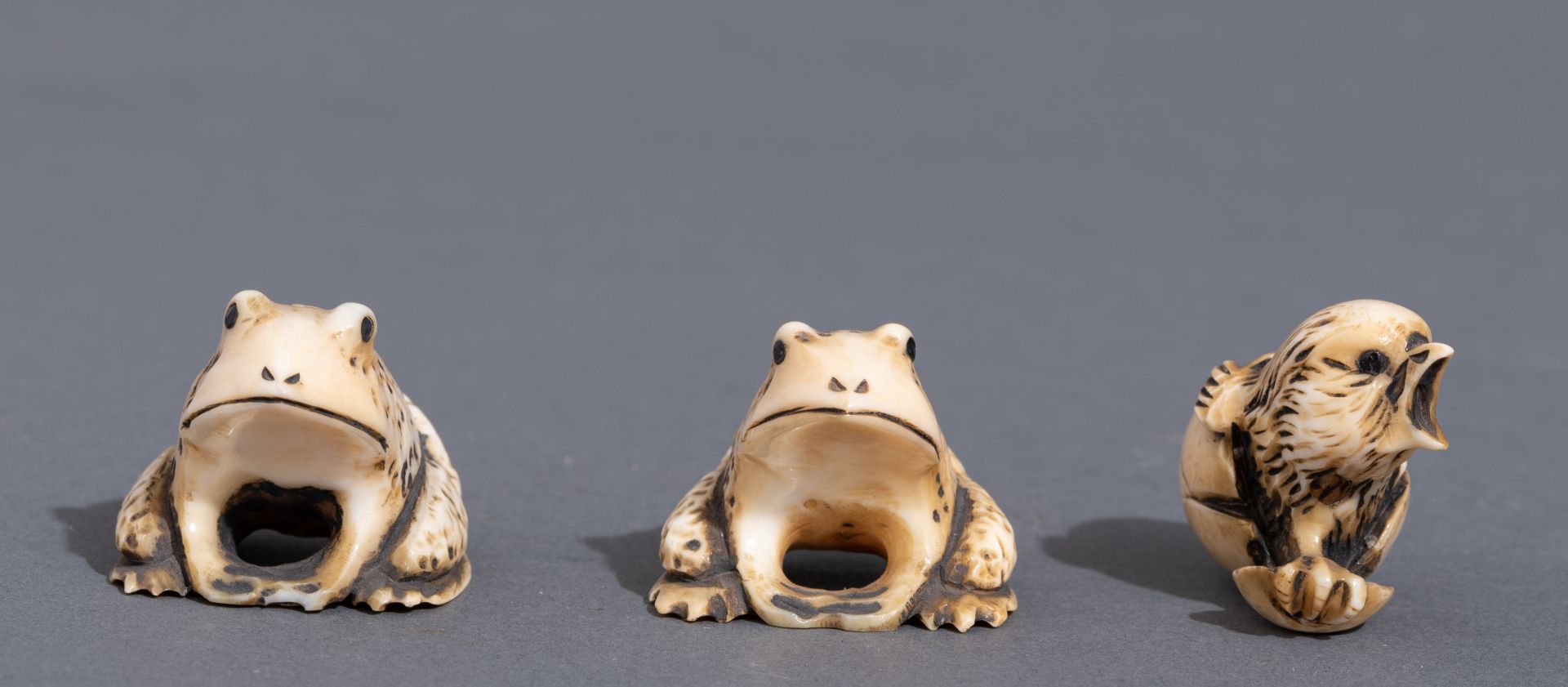 Eight Japanese Meiji-, Taishô- and early Showâ-period ivory netsuke, W 3 - 3,5 - 3,7 (2) - 3,9 - 4,1 - Image 9 of 20