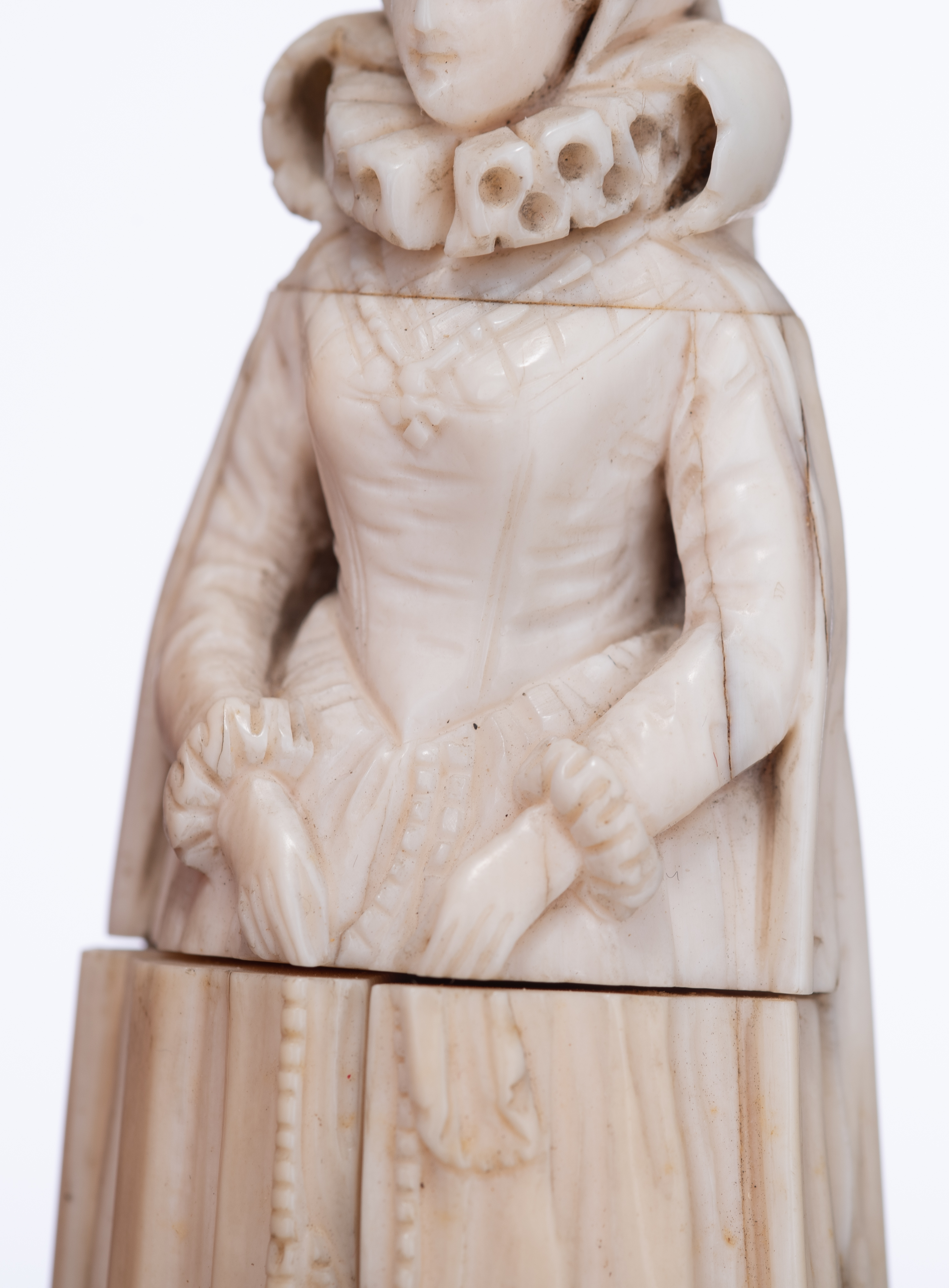 Four 19thC small Dieppe or Paris ivory figures, three on a wooden base, H 7,7 - 16,5 cm - Bild 28 aus 51