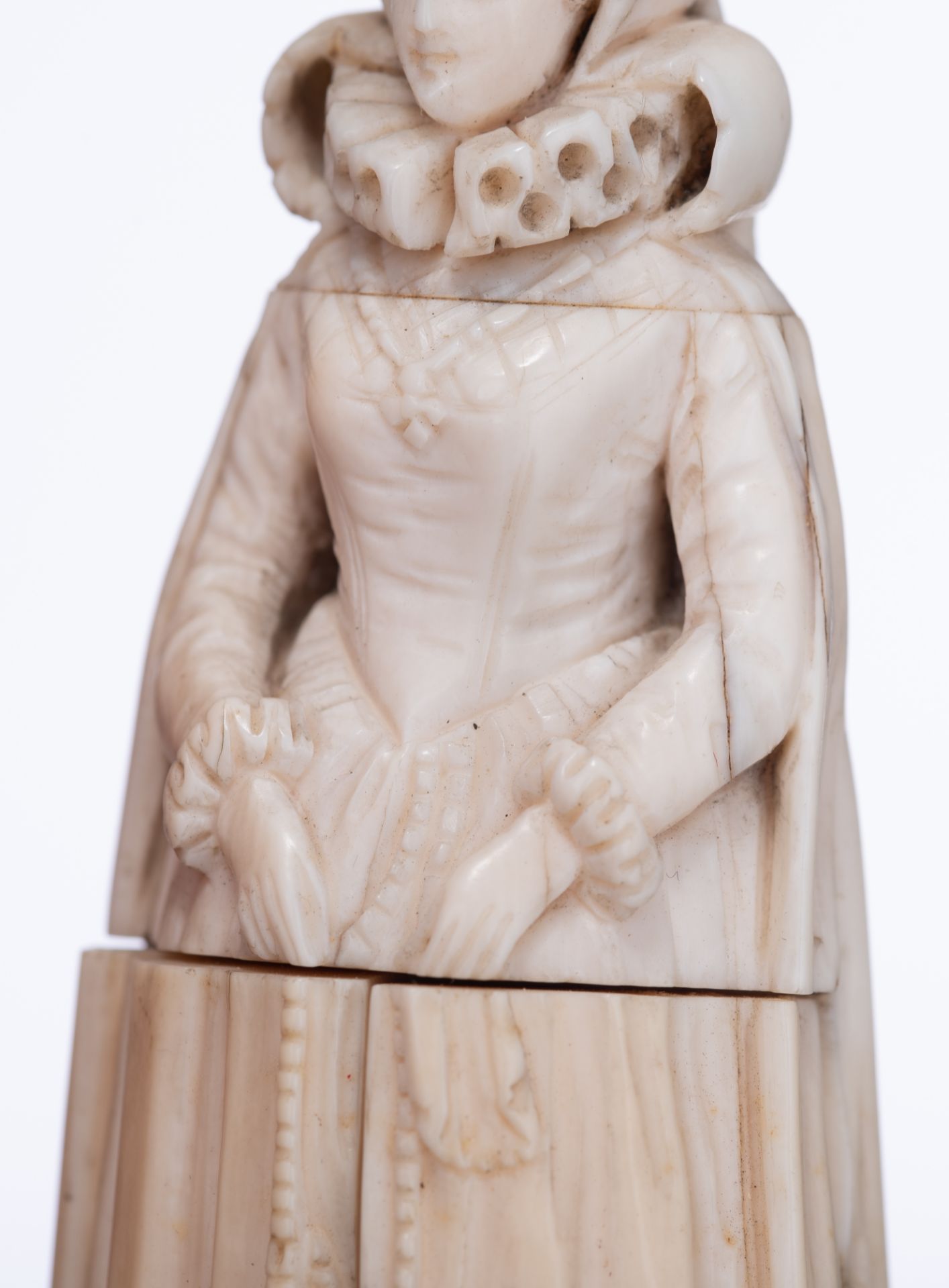 Four 19thC small Dieppe or Paris ivory figures, three on a wooden base, H 7,7 - 16,5 cm - Image 28 of 51