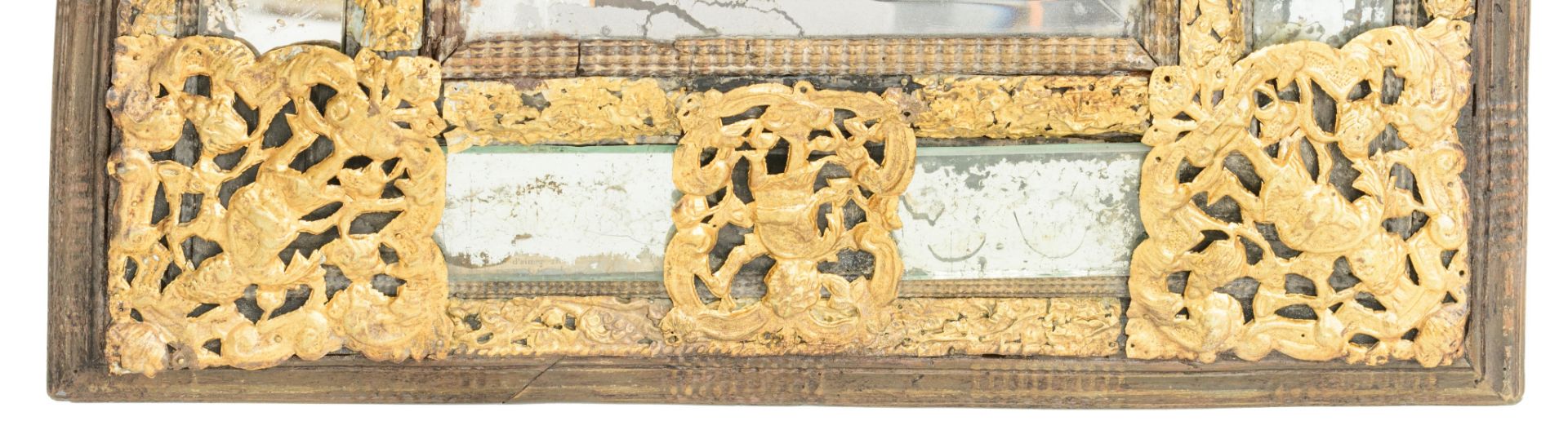 A Baroque wall mirror, with gilt and openworked brass fittings, 17th/18thC, 62 x 66 cm - Image 3 of 5