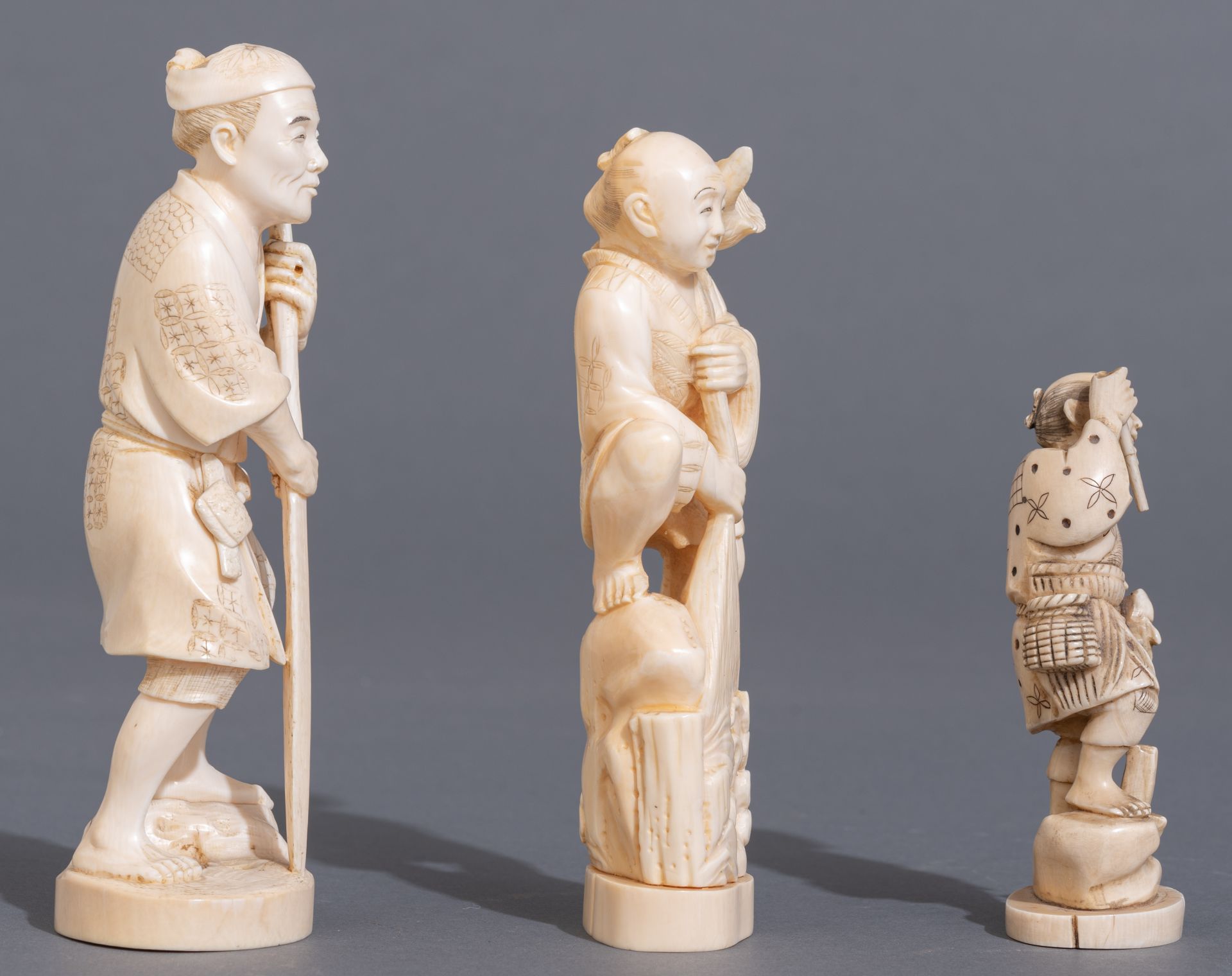 Three Japanese Taishô-period ivory okimono, H 10,6 - 15 - 16,7 cm / weight c. 95 - 240 - 250 g. - Image 4 of 18