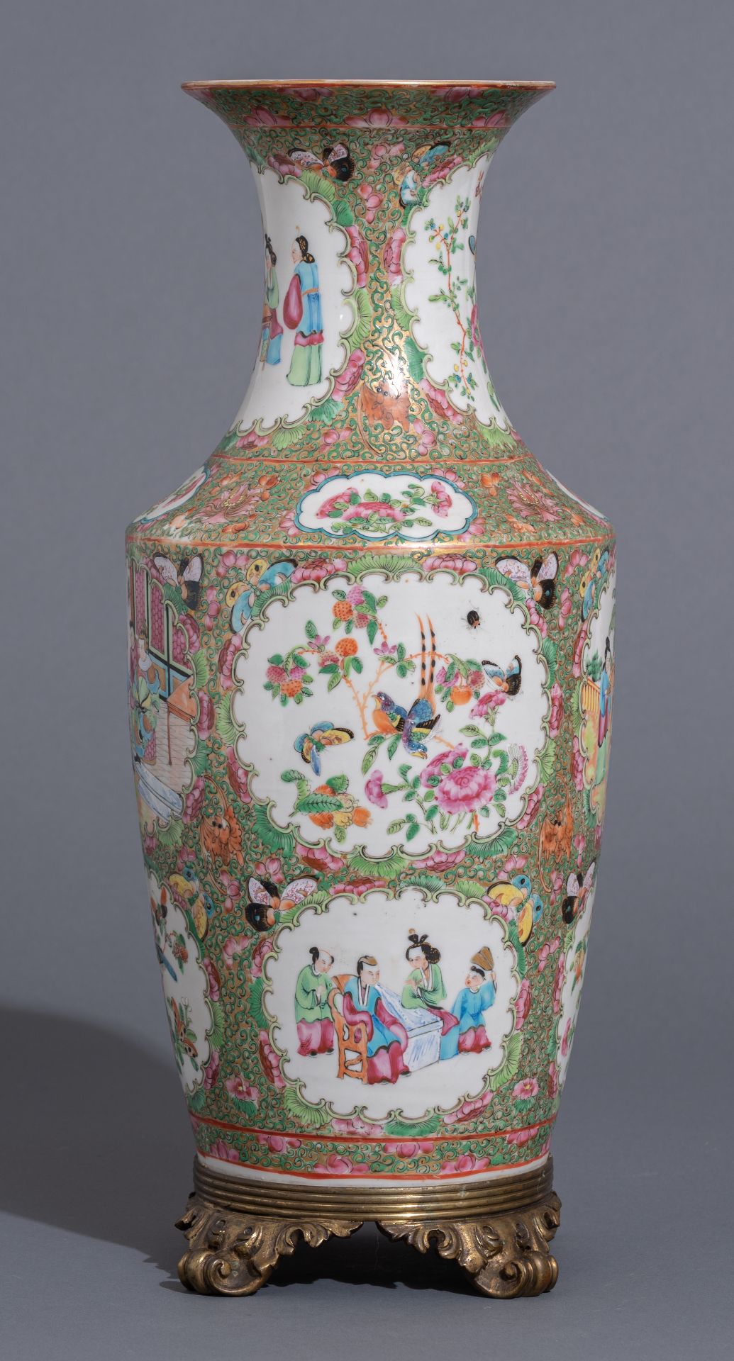 A collection of Chinese and Japanese porcelain items, 18th / 19th / 20thC, H 4 - 47 - ø 10,5 - 23 cm - Image 2 of 19