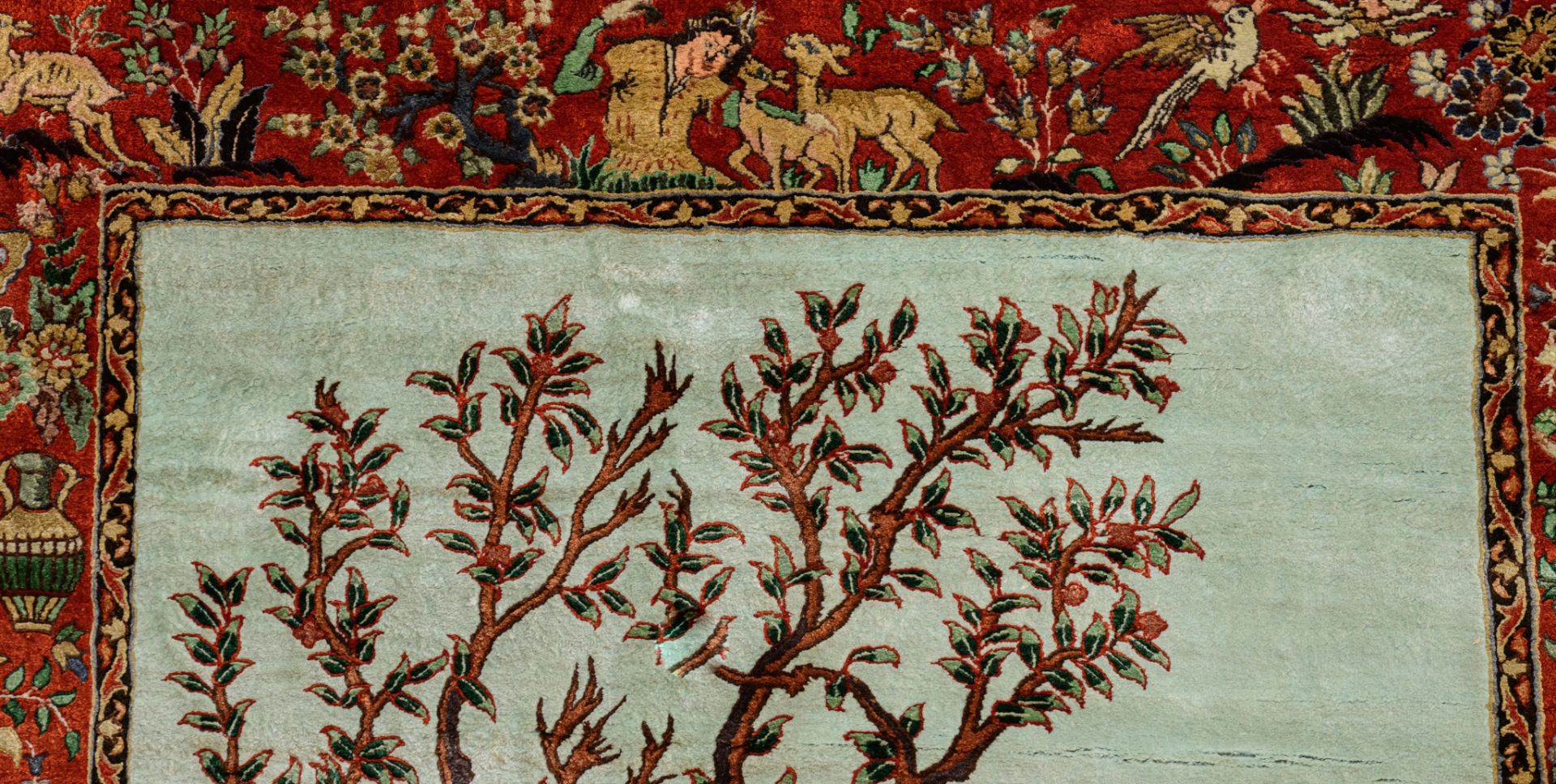 An Oriental carpet, decorated with figures in a landscape, wool on wool, 156 x 109 cm - Image 4 of 6