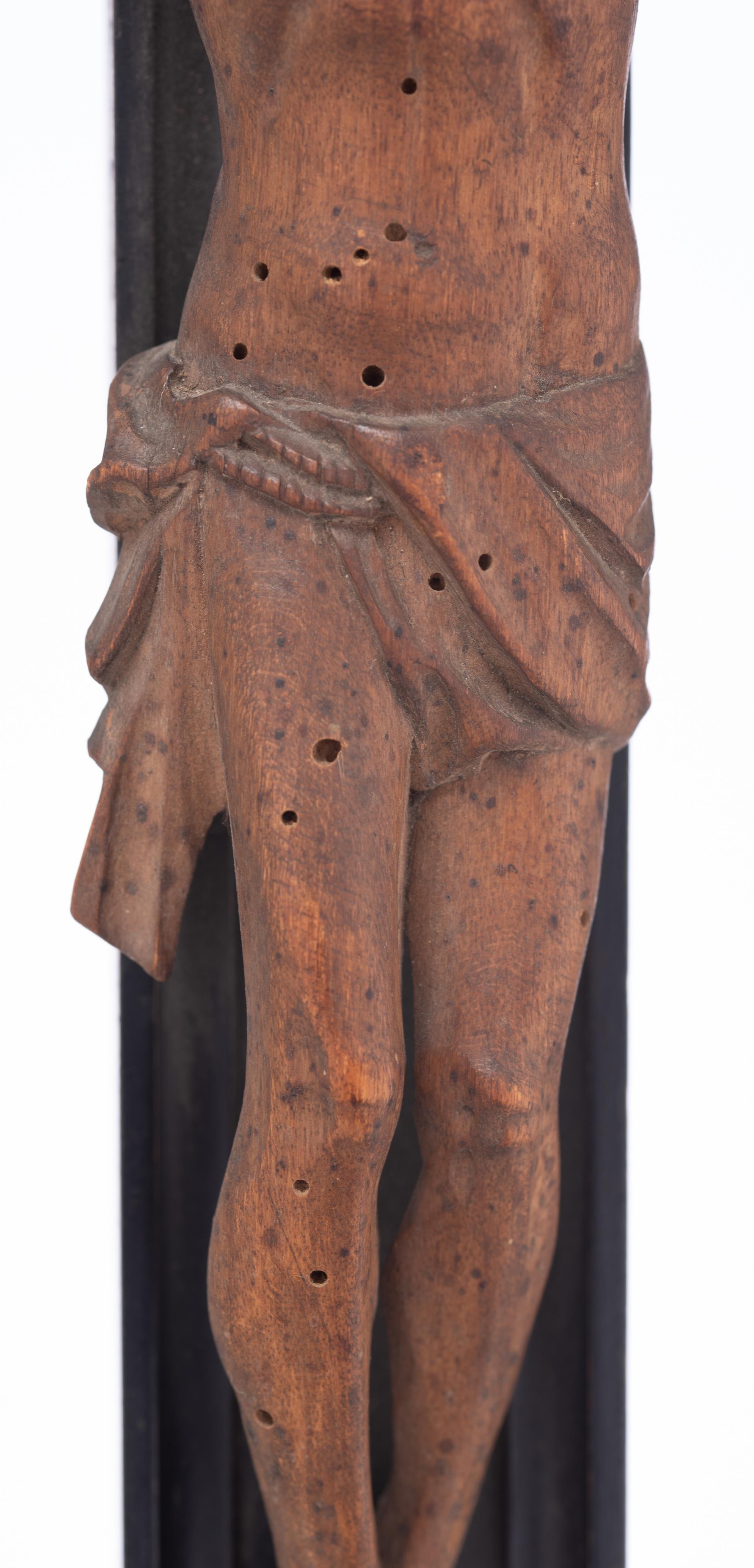 A 17thC Corpus Christi and a matching female martyr figure, 17thC, H 28 - 62 cm - Bild 5 aus 17